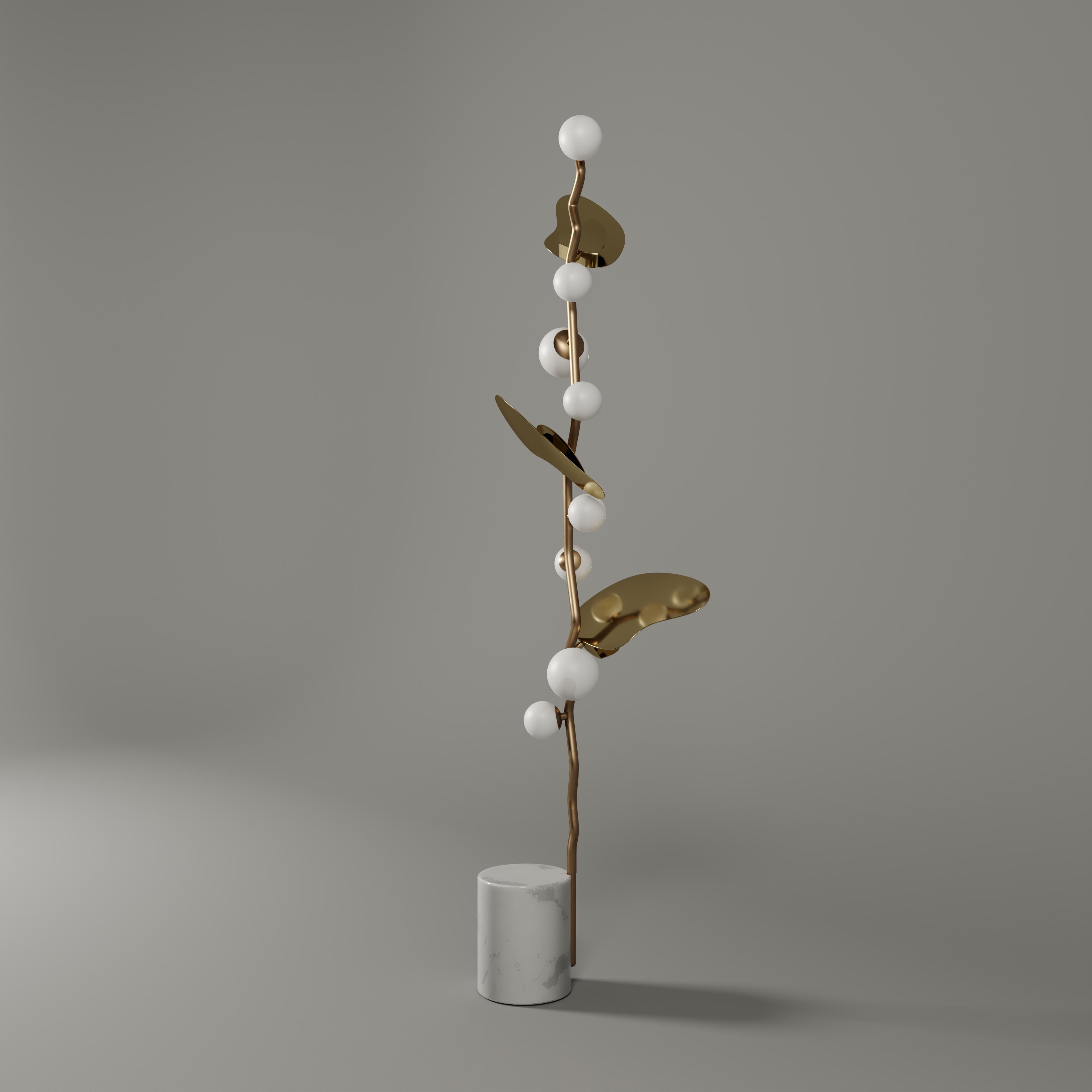 Almond-Stehlampe aus Messing von Creativemary, 21. Jahrhundert (21. Jahrhundert und zeitgenössisch) im Angebot