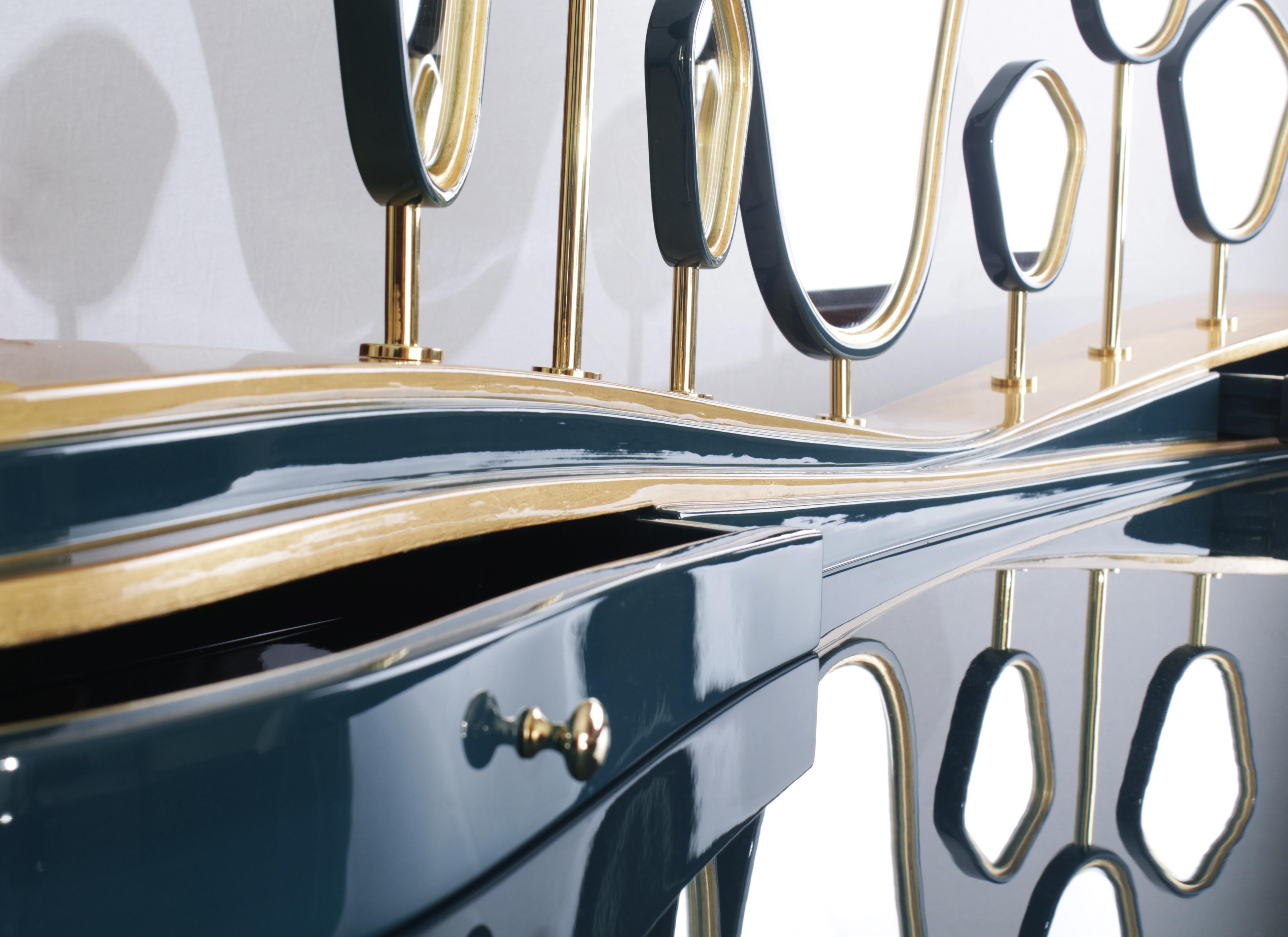 21st Century Amélie Dressing Table Lacquered Wood Gold Leaf Polished Brass In New Condition For Sale In RIO TINTO, PT