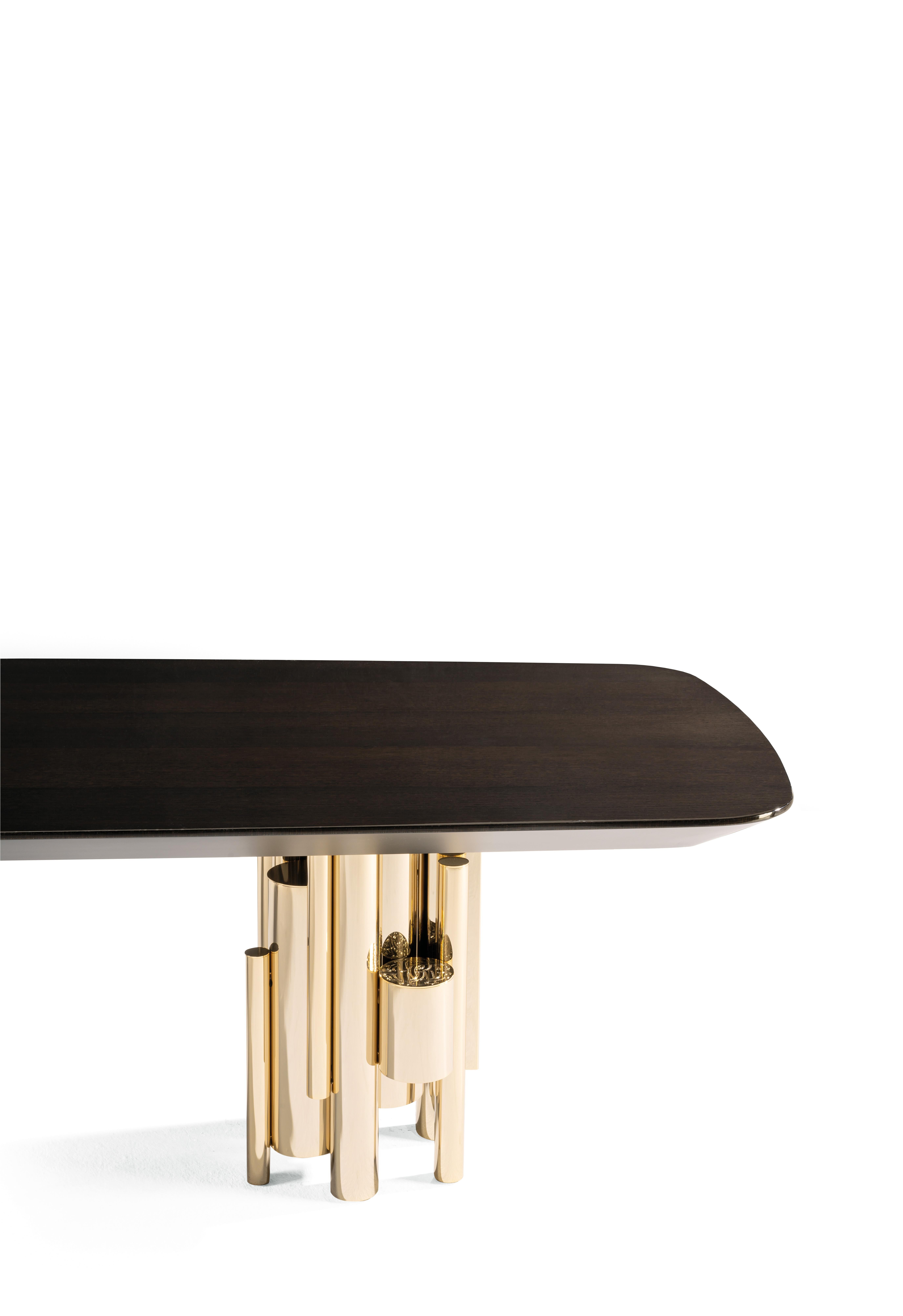 Contemporary 21st Century Antigua Dining Table in Carbalho by Roberto Cavalli Home Interiors For Sale
