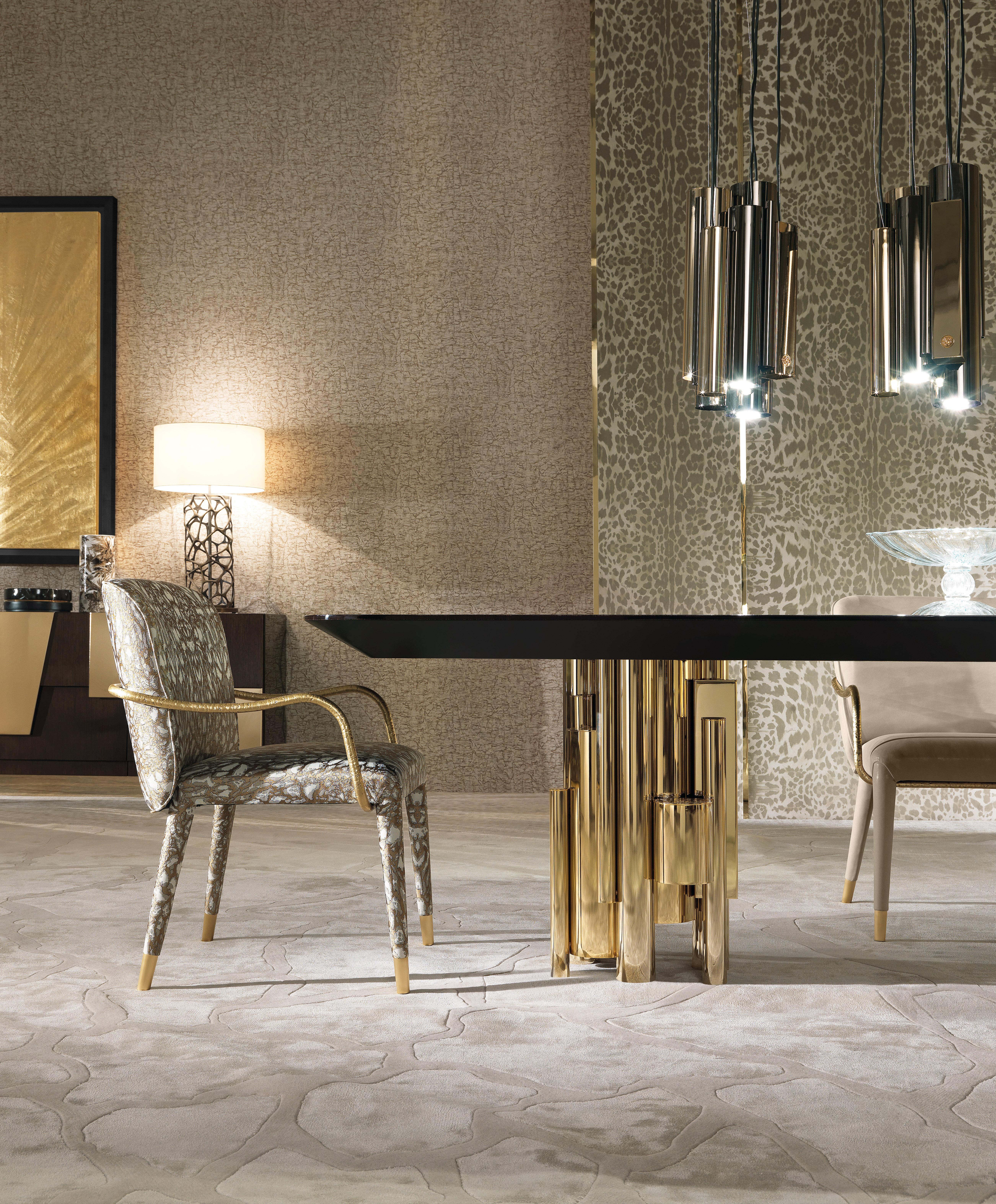 21st Century Antigua Dining Table in Carbalho by Roberto Cavalli Home Interiors For Sale 1