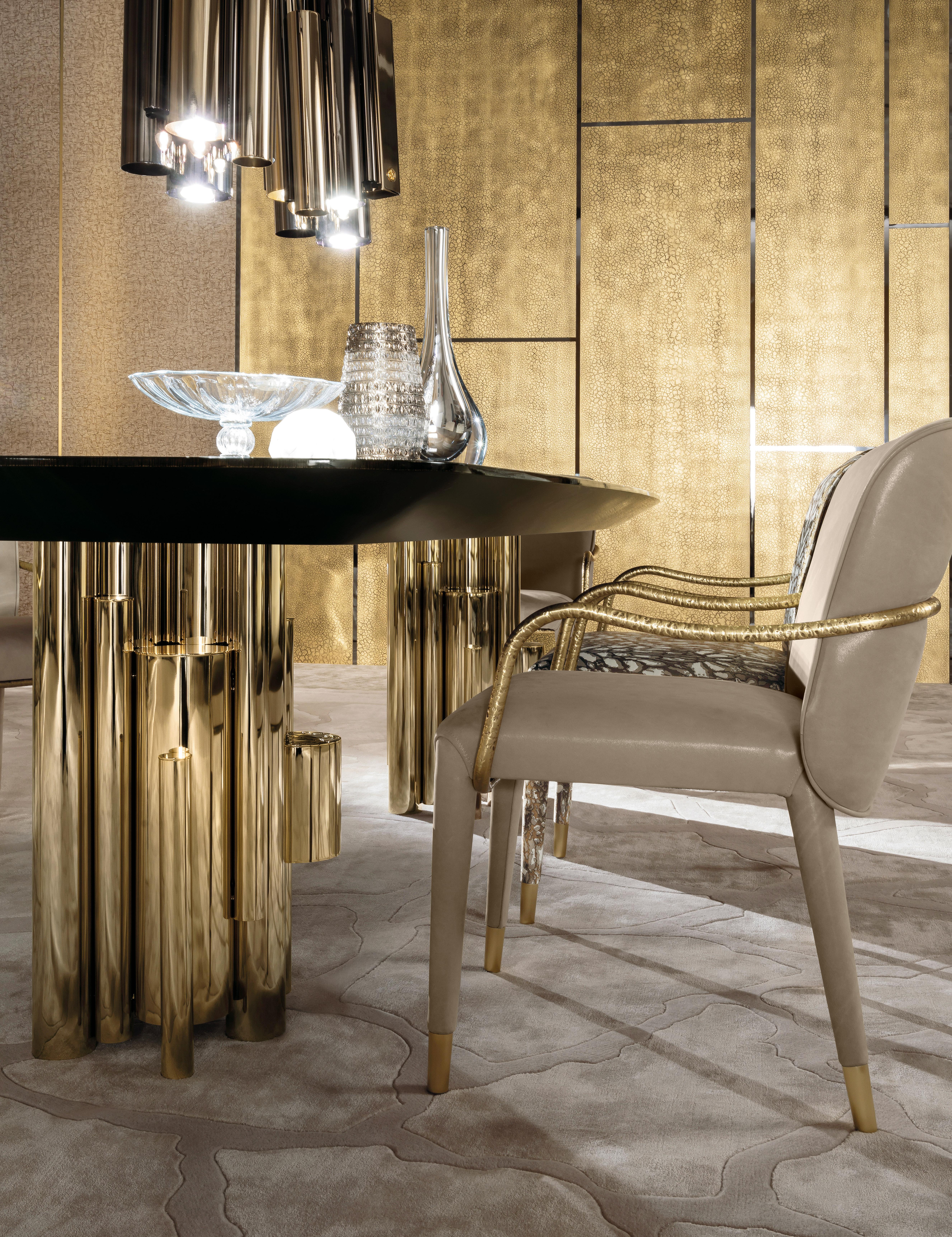 21st Century Antigua Dining Table in Carbalho by Roberto Cavalli Home Interiors For Sale 2