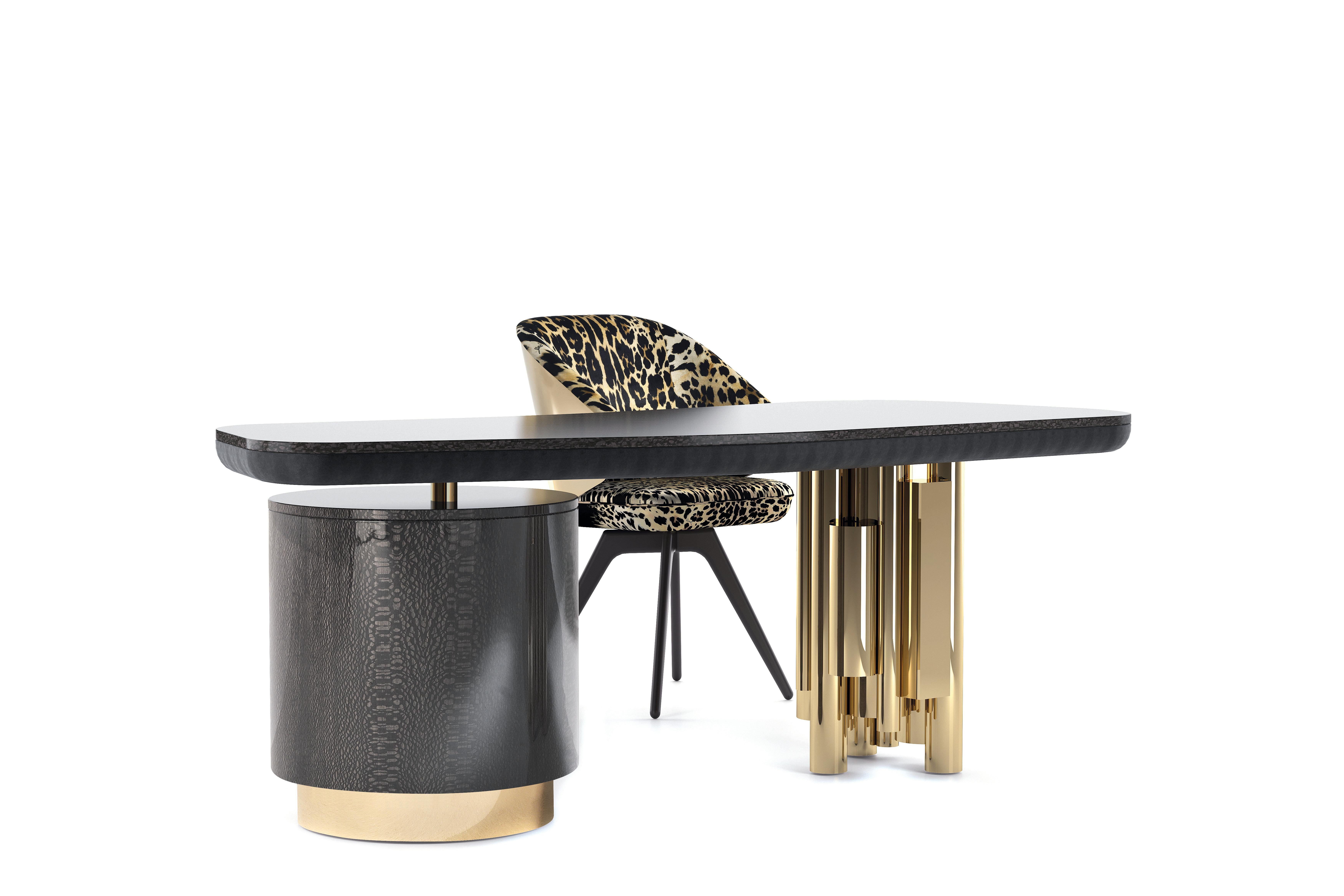 Modern 21st Century Antigua Writing Desk in Carbalho by Roberto Cavalli Home Interiors  For Sale