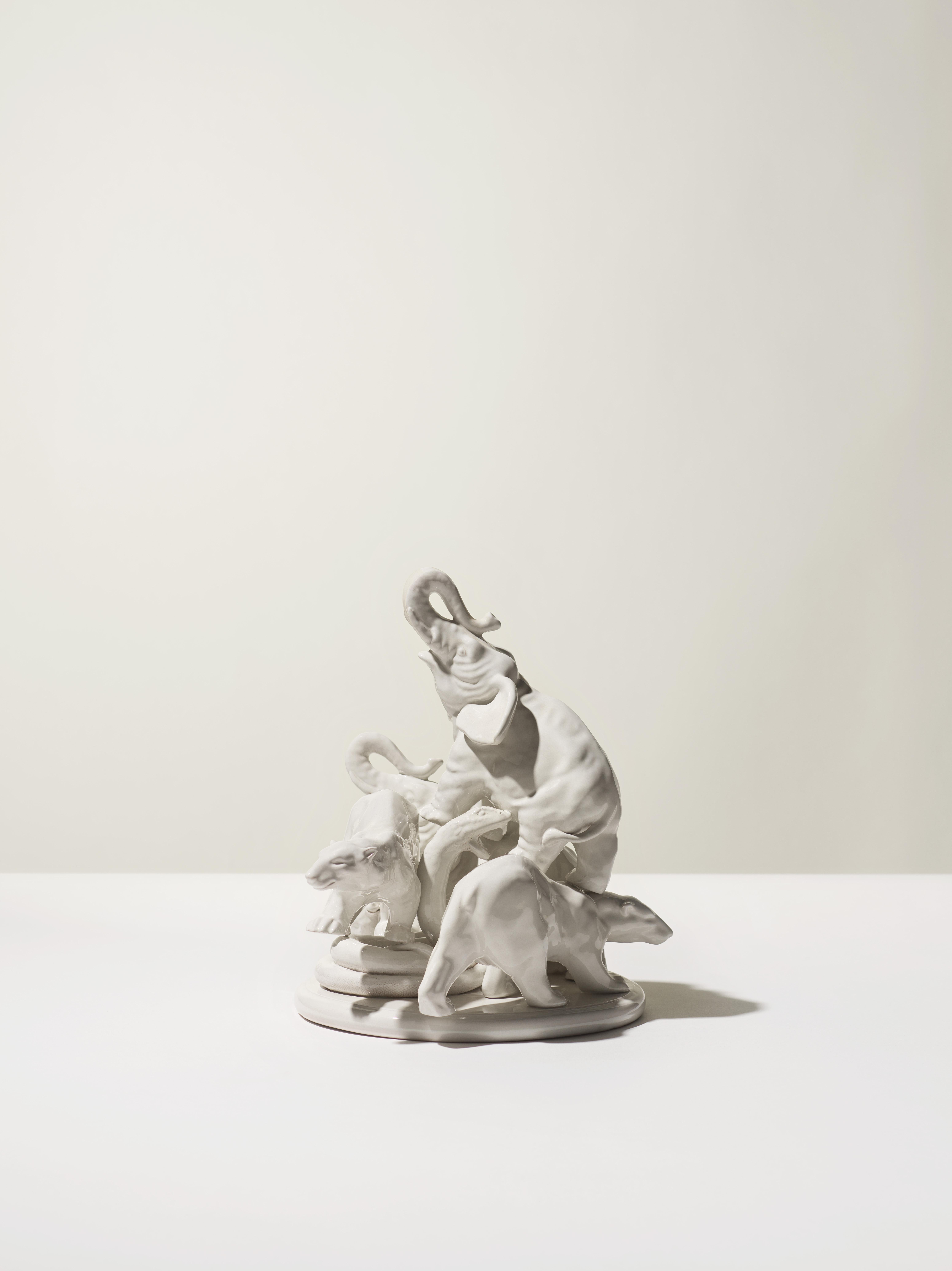 21st Century Antique White Sculpture Ceramica Gatti, designer A. Anastasio In New Condition For Sale In Faenza, IT