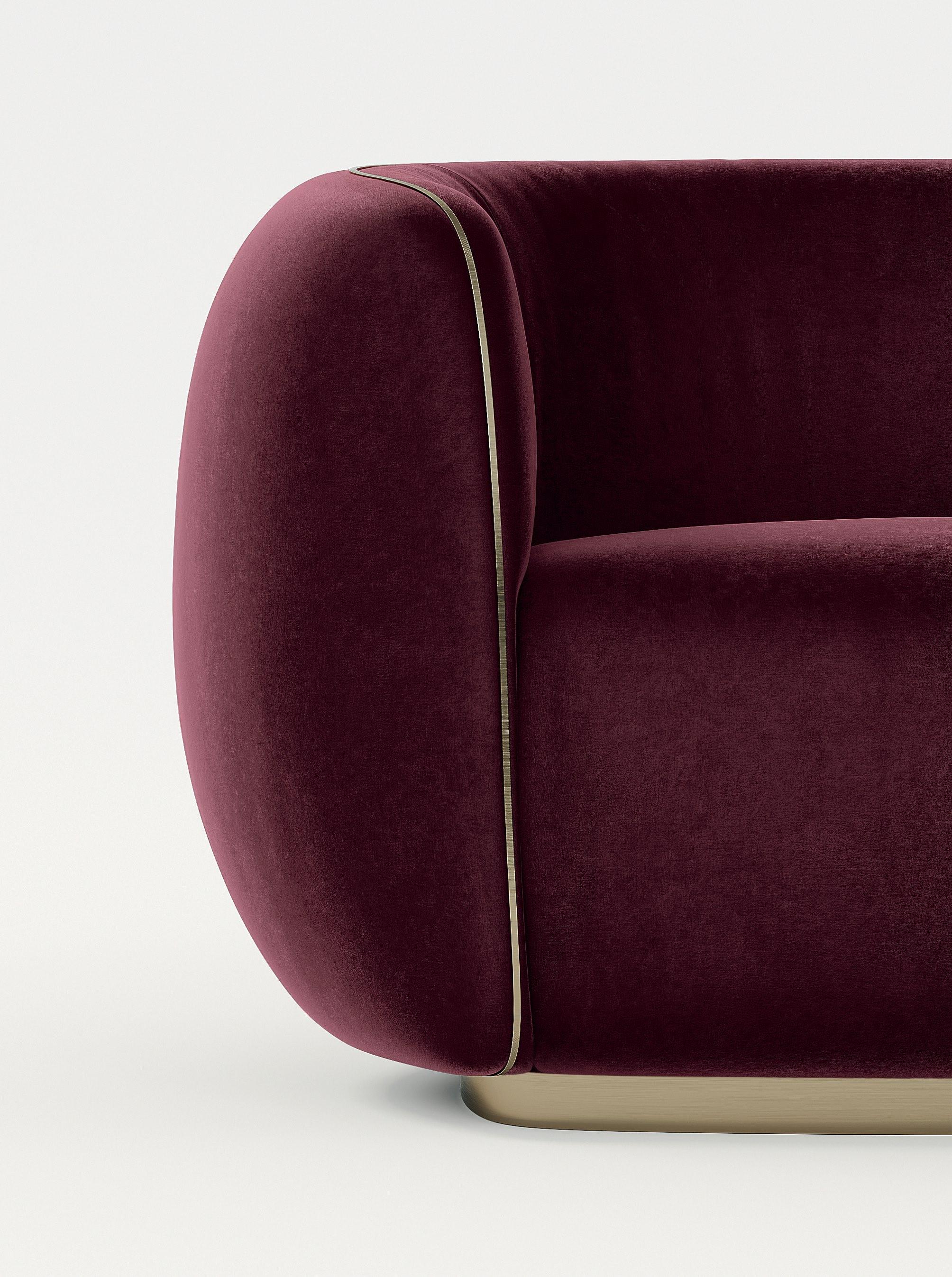 21. Jahrhundert Art Deco Elie Saab Maison Samt Bronze Messing Elite Sessel, Italien

Elite ist ein zeitloser, kraftvoller Klassiker, der sich durch exklusive Details und die exquisite Verarbeitung seiner futuristischen Linien auszeichnet. Der Sessel