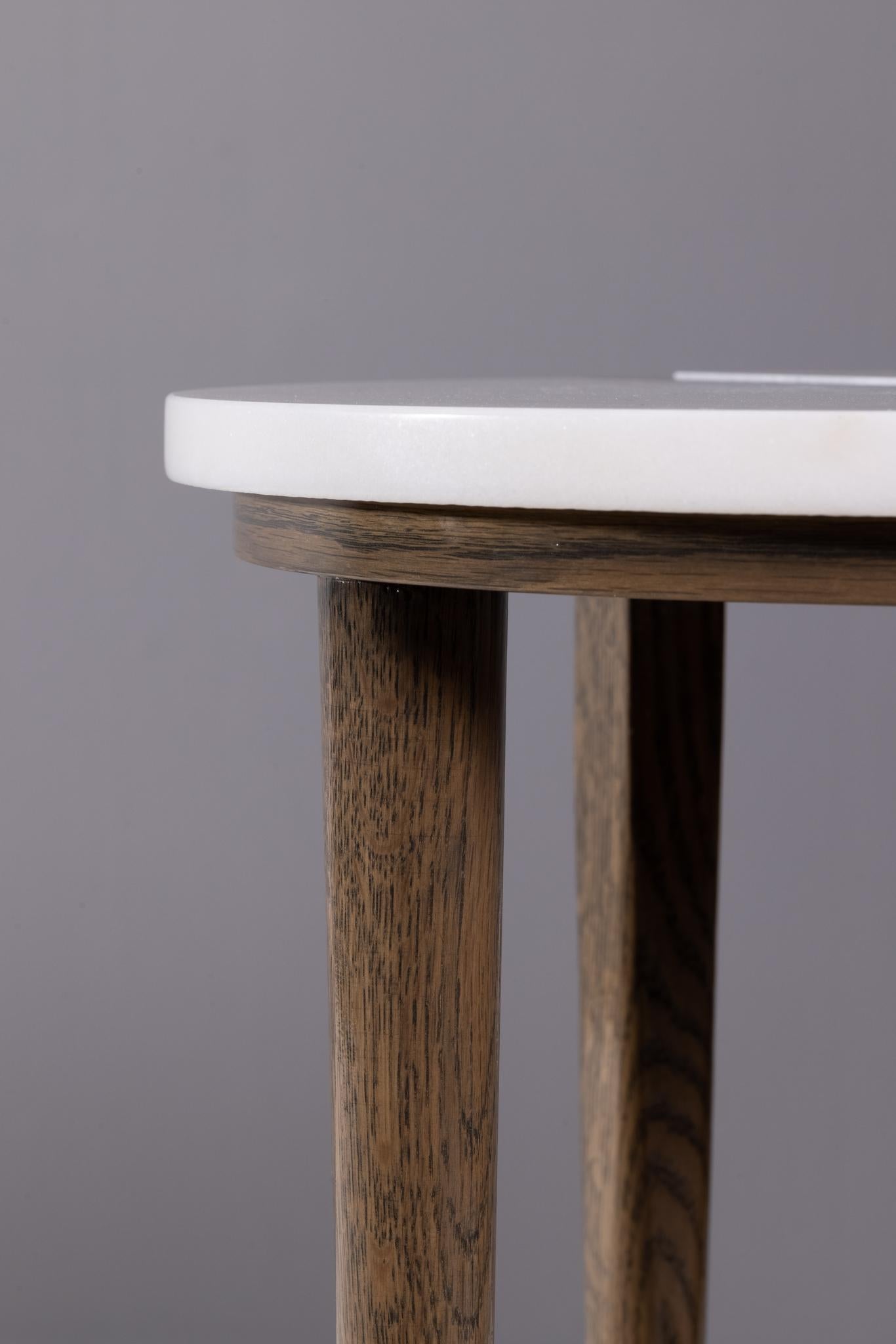 Travertin Table d'appoint Art déco Alaíde Marbre Calacatta Fait main au Portugal par Greenapple en vente