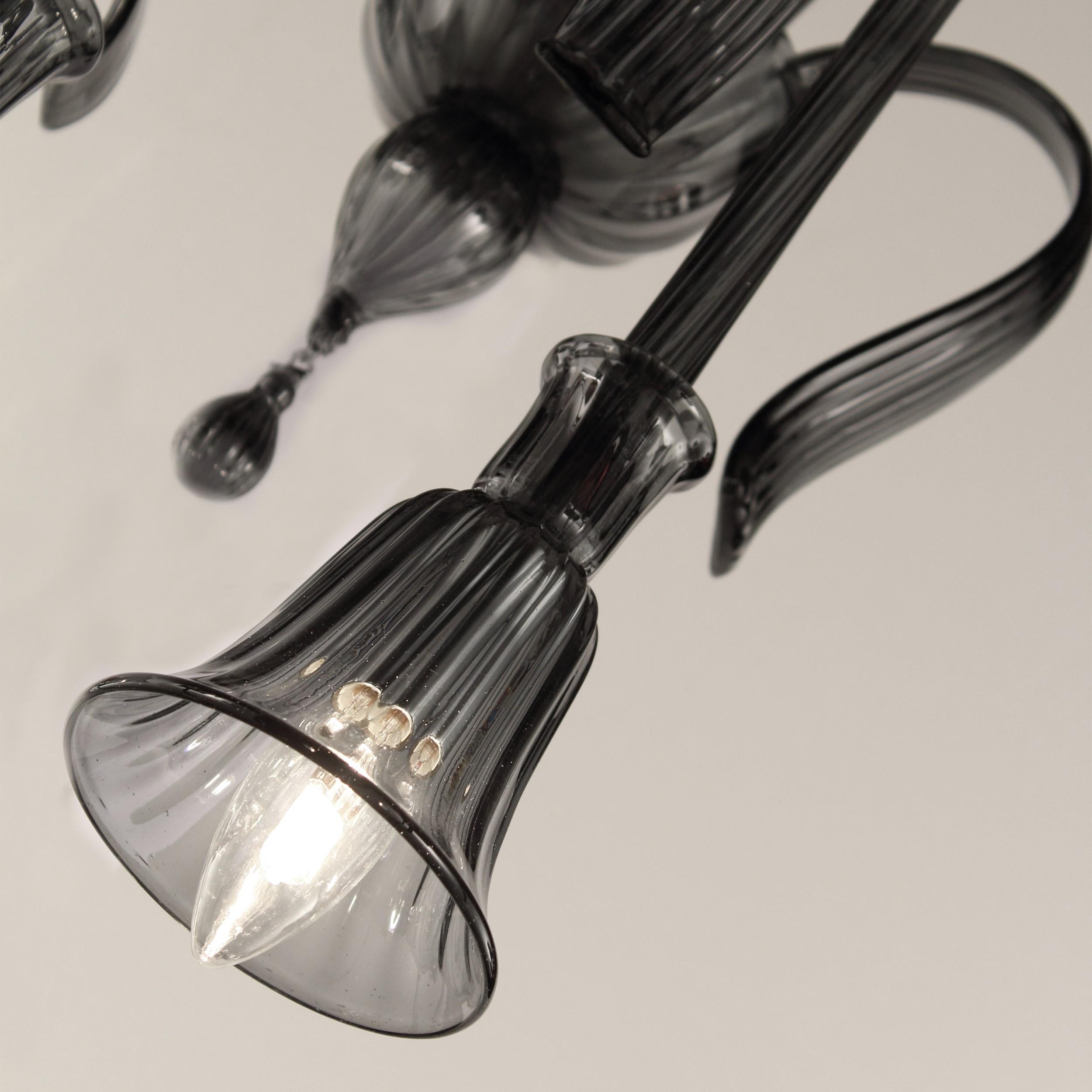 Vetro soffiato Sconce artistiche del 21° secolo a 2 bracci in vetro di Murano grigio Ritz di Multiforme in stock in vendita