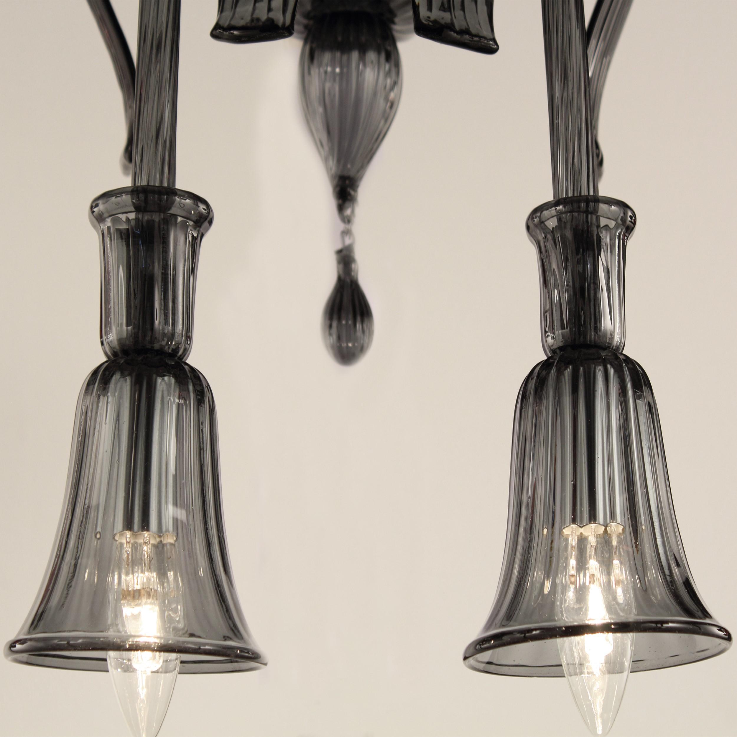Sconce artistiche del 21° secolo a 2 bracci in vetro di Murano grigio Ritz di Multiforme in stock in vendita 1