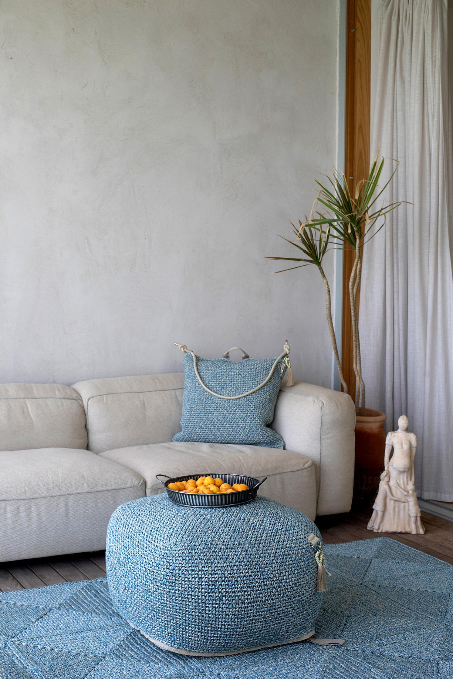 Fatto a mano Tappeto asiatico 21st Century Blue Sand Outdoor Indoor 200x300 cm fatto a mano in vendita
