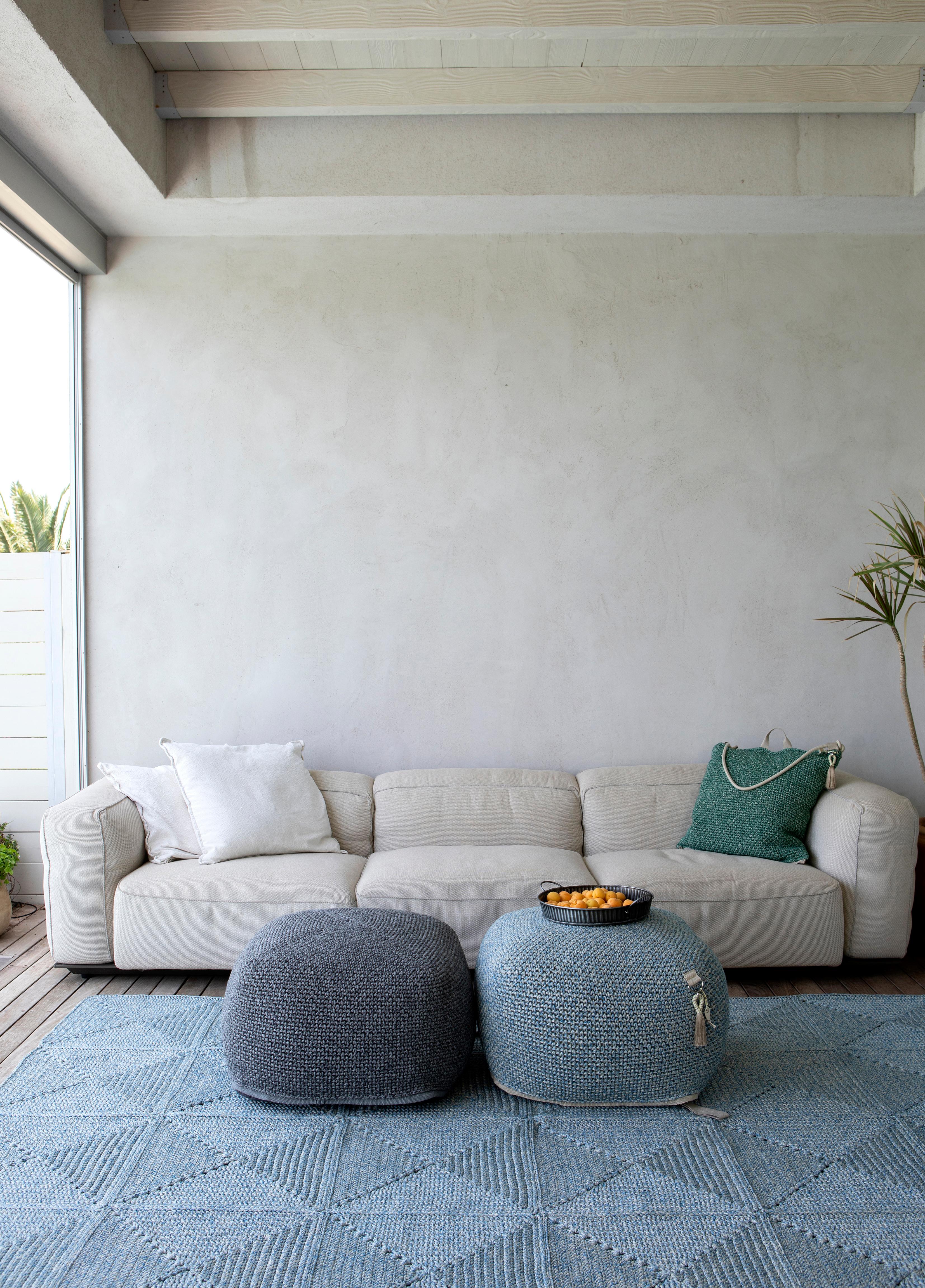 21st Century Asian Blue Sand Outdoor Indoor 200x300 cm Handgefertigter Teppich (21. Jahrhundert und zeitgenössisch) im Angebot