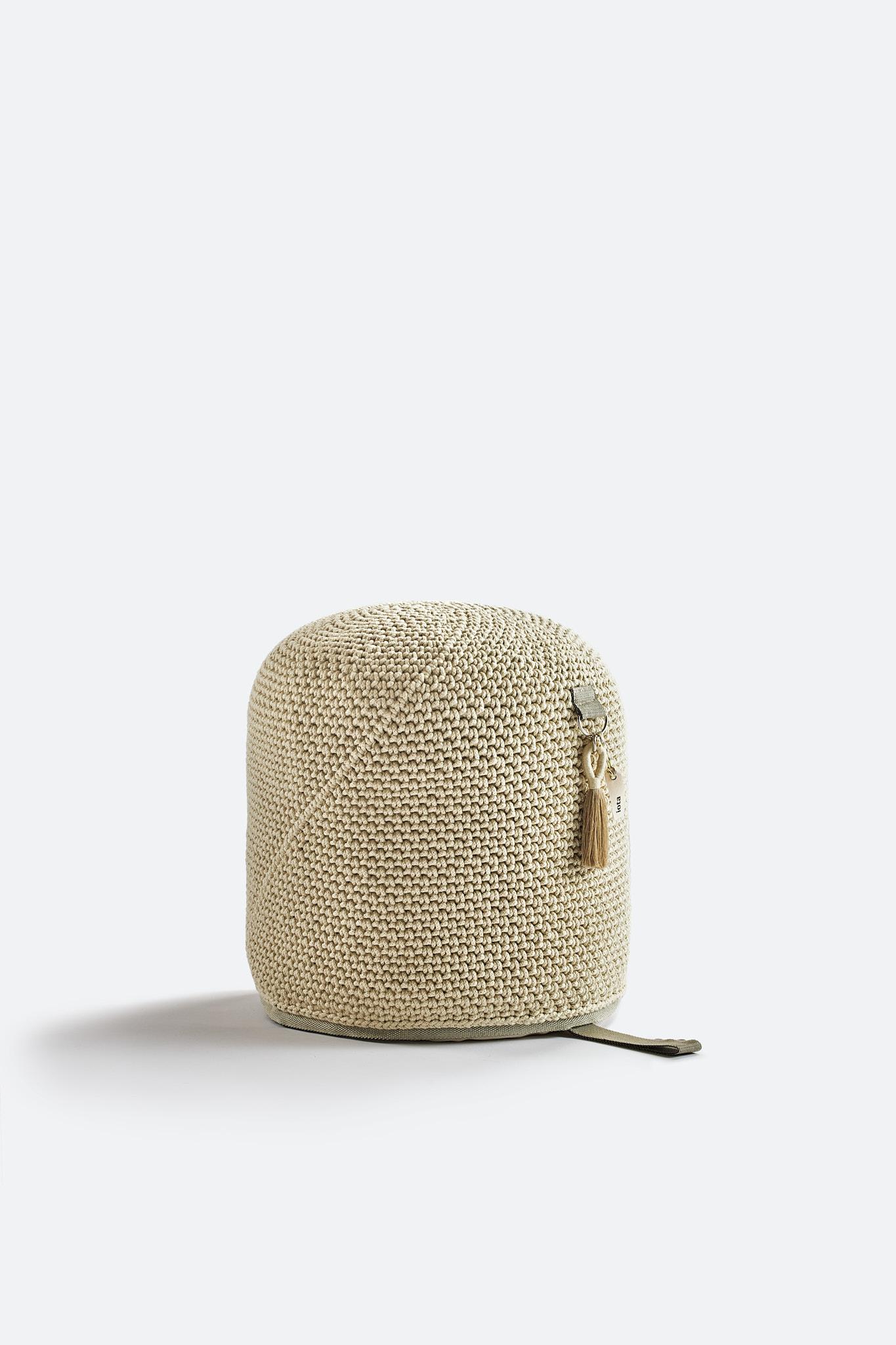 21st Century Asian Brown Beige Outdoor-Indoor Handmade Single Seat Pouf (Handgefertigt) im Angebot
