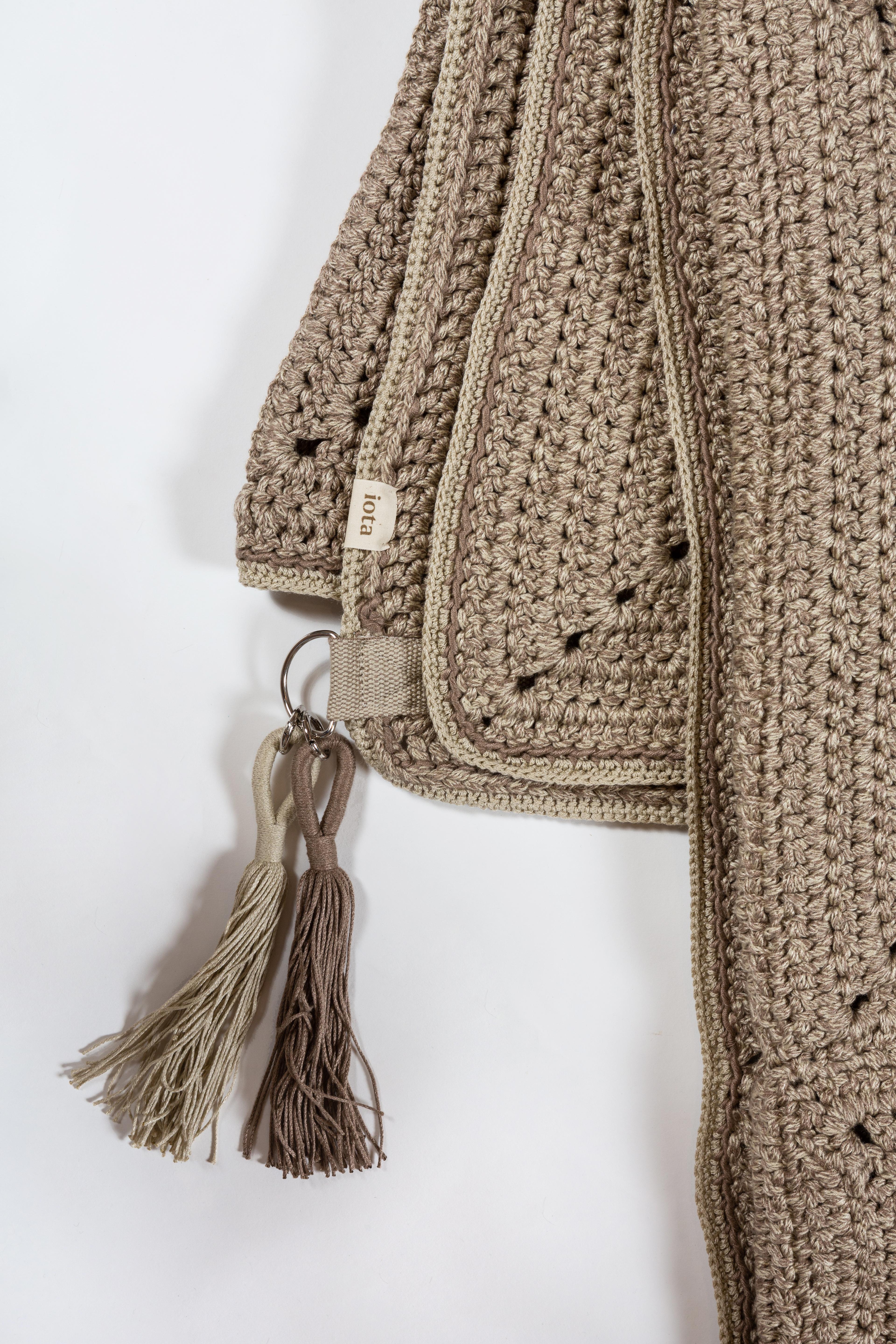21st Century Asian Brown Beige Outdoor Indoor 200x200 cm Handmade Crochet Rug For Sale 7