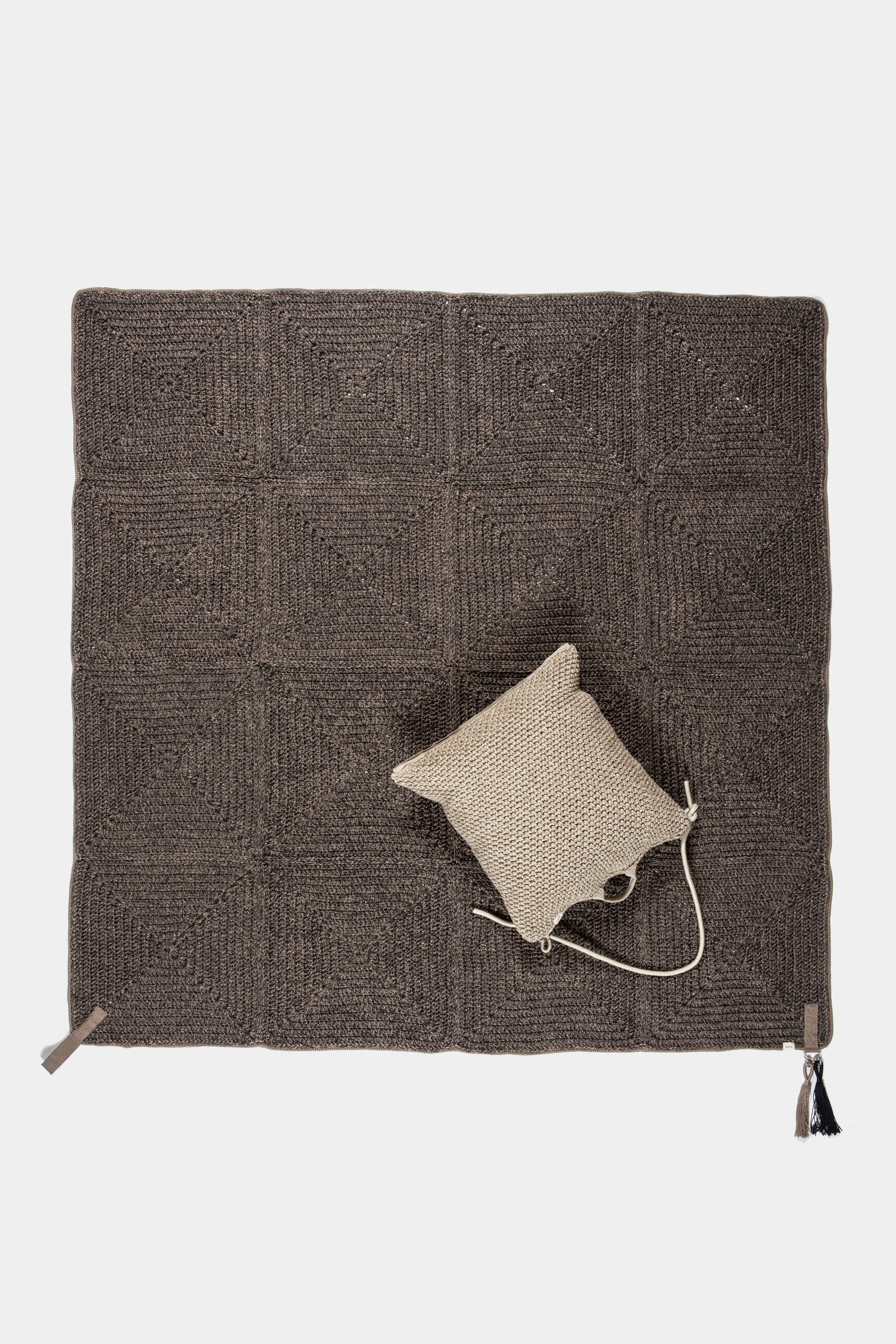 21st Century Asian Brown Black Outdoor Indoor 200x200 cm Handmade Crochet Rug 3