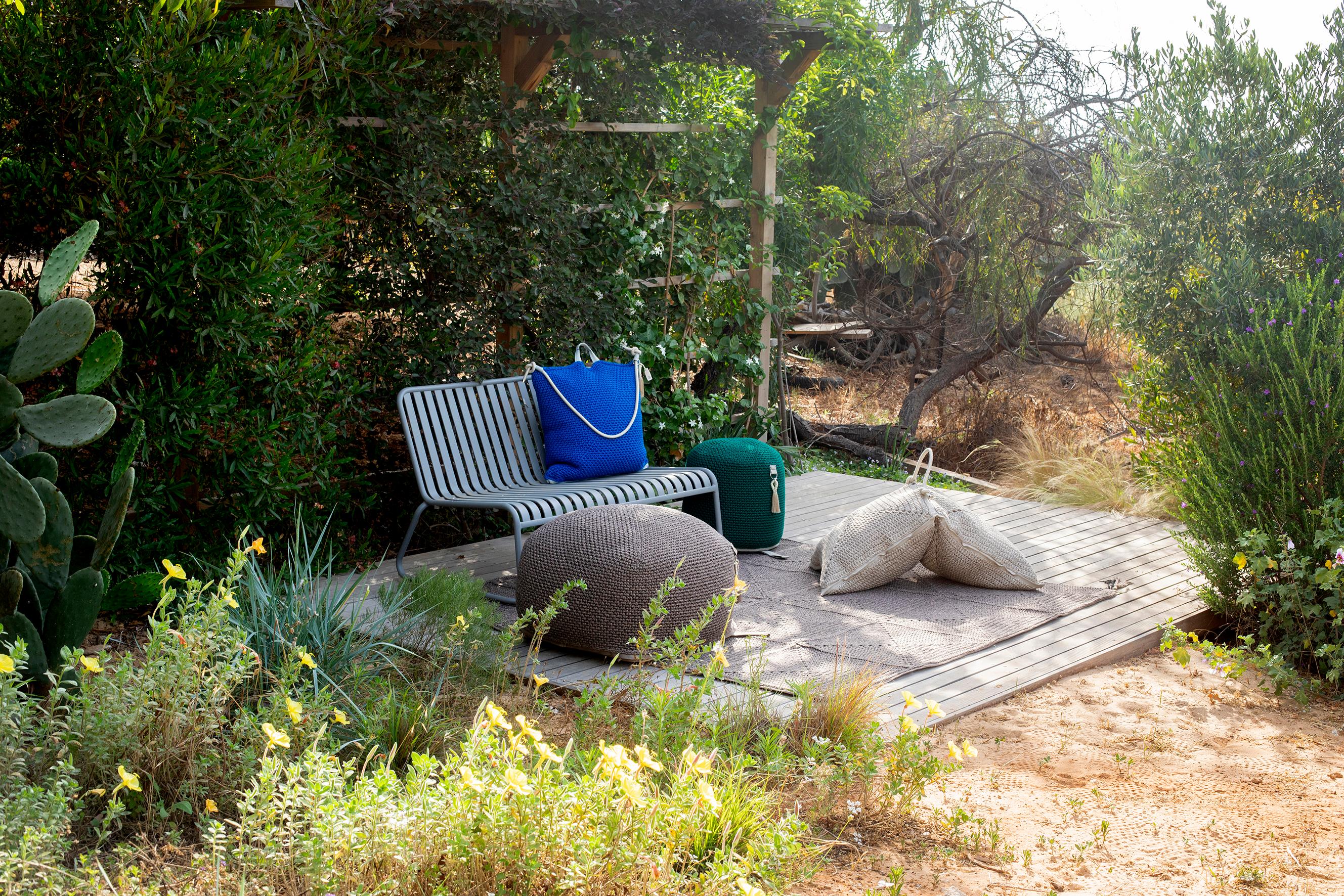 outdoor pouffe