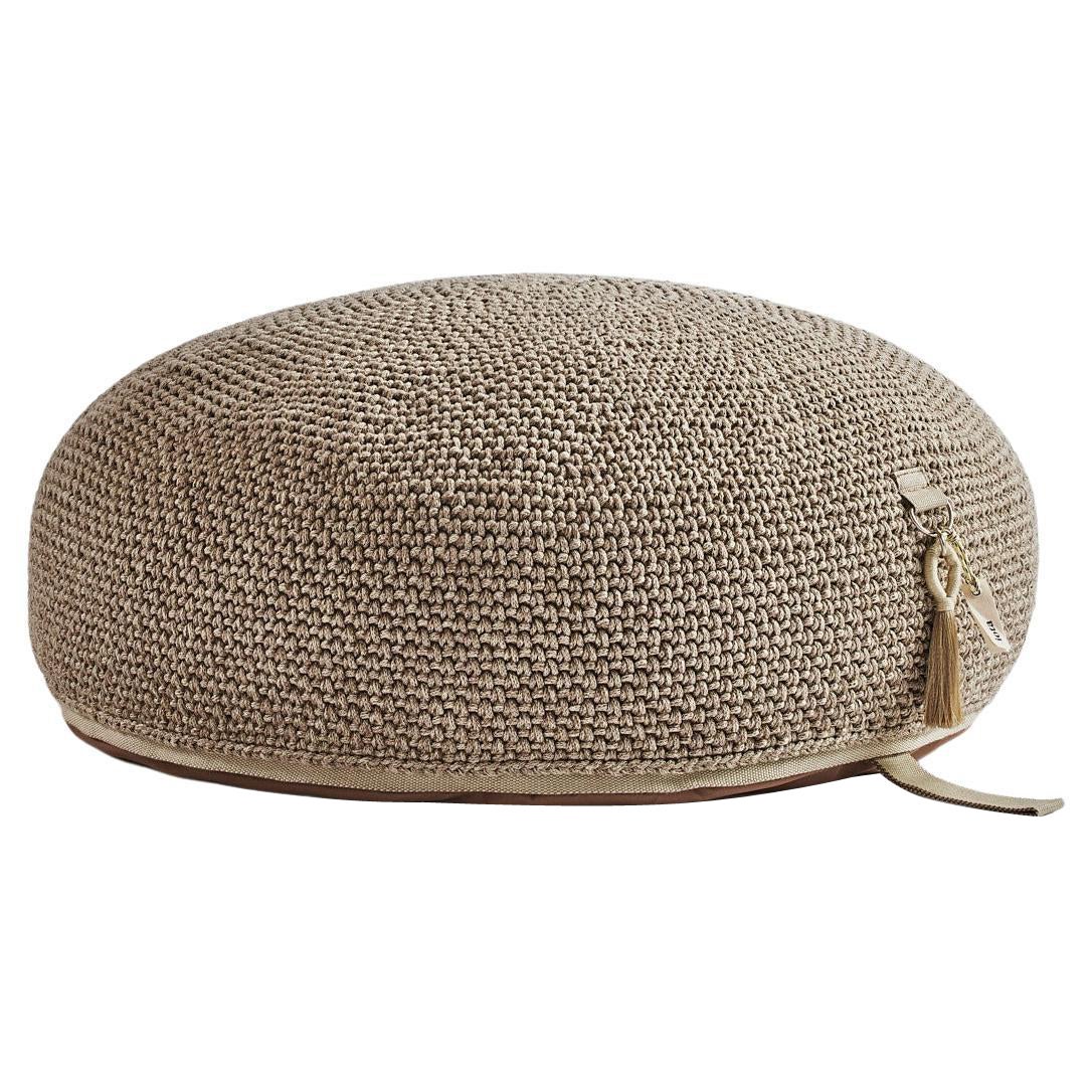 Pouf asiatico del 21° secolo di colore moka per esterni e interni, fatto a mano.