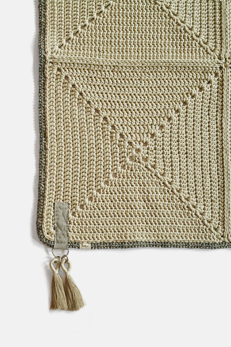 Israeli 21st Century Asian Natural Cream Outdoor Indoor 200x300 cm Handmade Rug For Sale