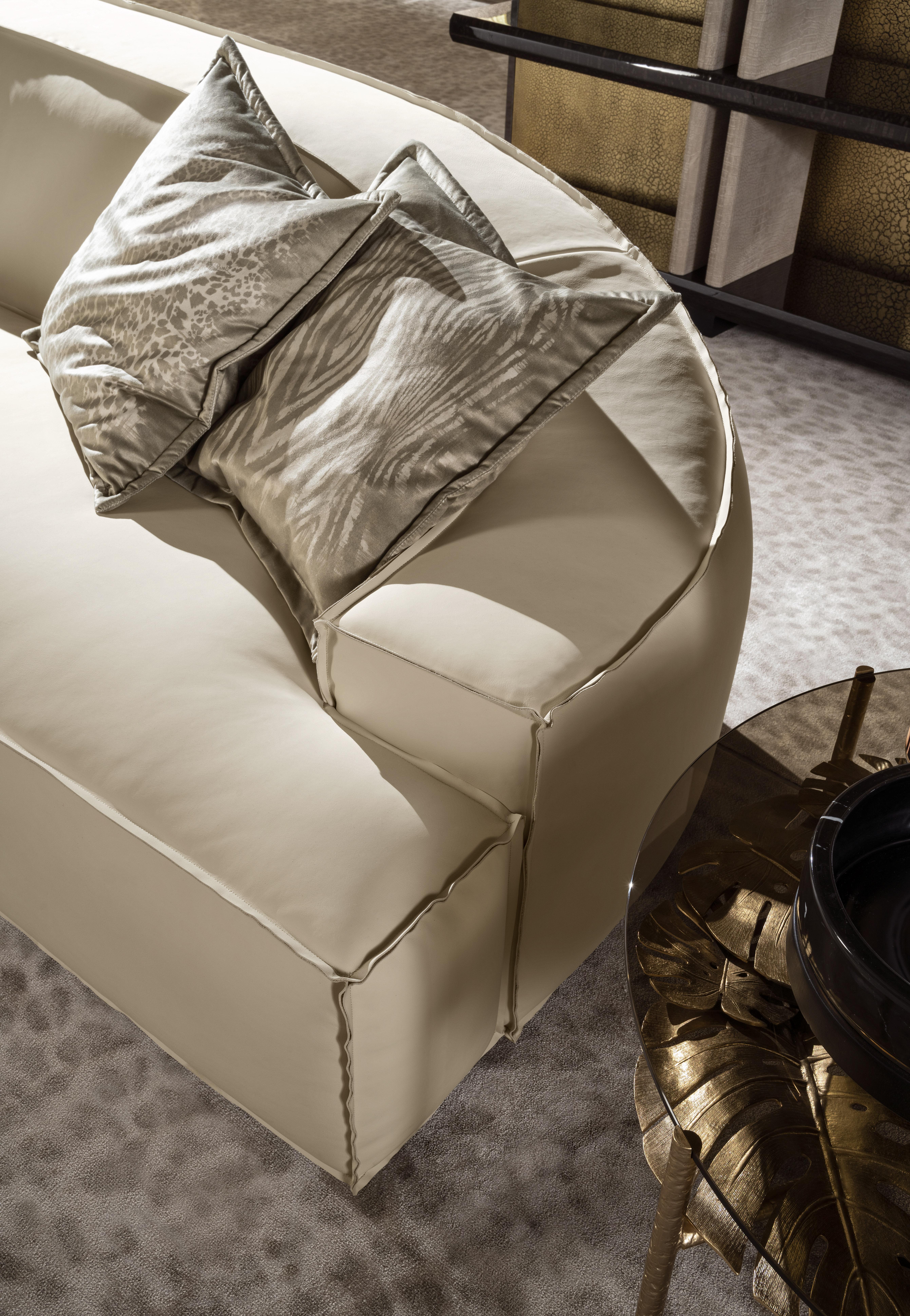 21st Century Assal Sofa in Leather by Roberto Cavalli Home Interiors For Sale 3