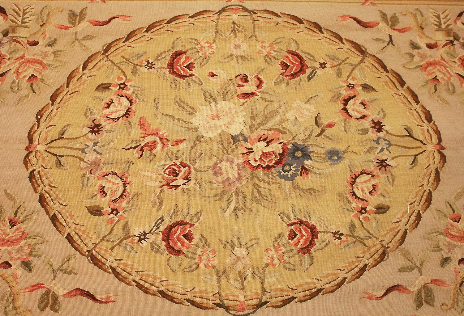 This Aubusson Flat-Weave Rug is a beautiful addition to any room. It features a round medallion with elegant ornamentation of flowers, floats majestically on this classical french style aubusson. This rug is perfect for contemporary spaces, and it