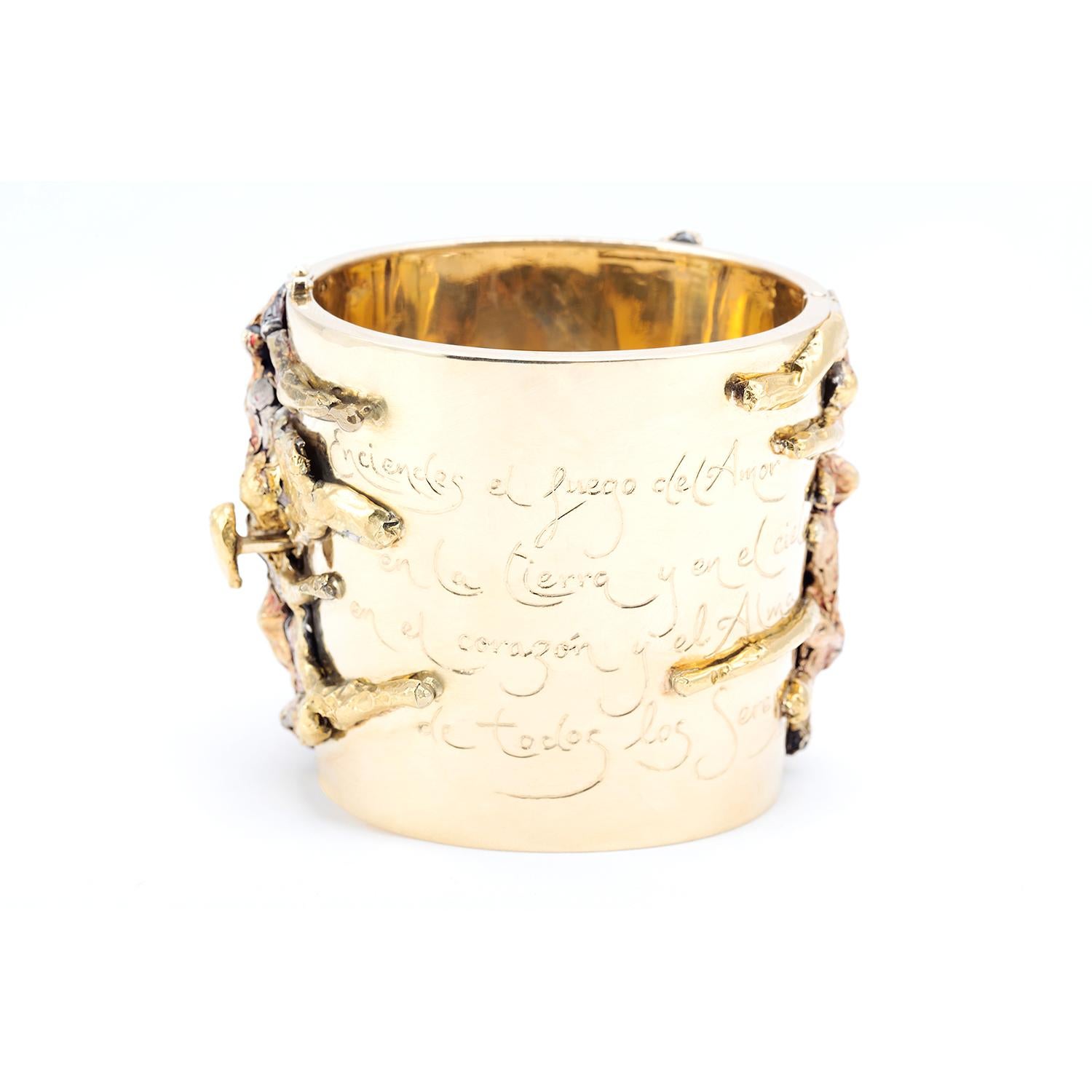 Taille brillant Bracelet manchette en or 18 carats avec opale d'Australie et diamants, XXIe siècle en vente