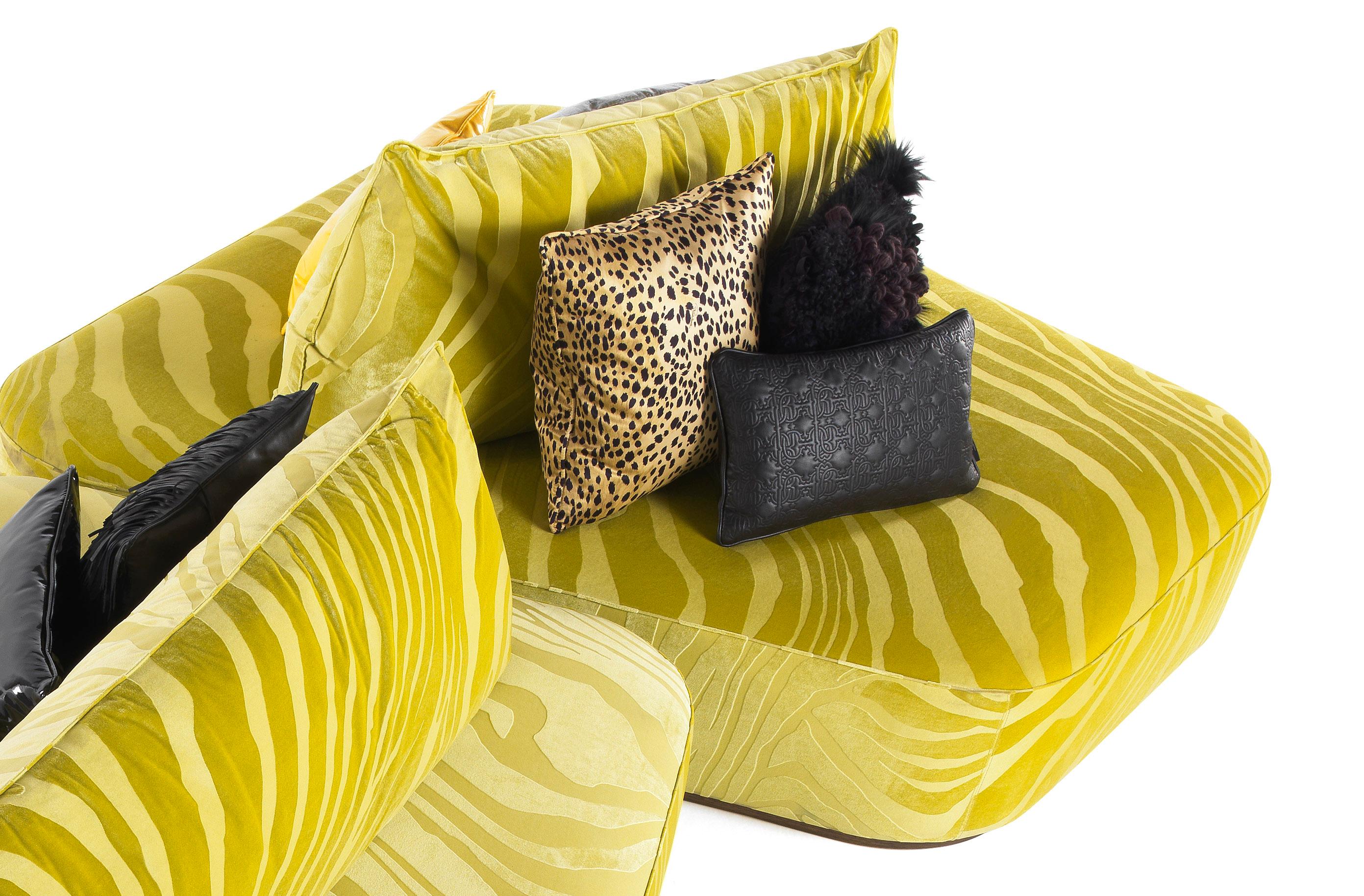 21st Century Baltimora Modular Sofa in Velvet by Roberto Cavalli Home Interiors In New Condition For Sale In Cantù, Lombardia