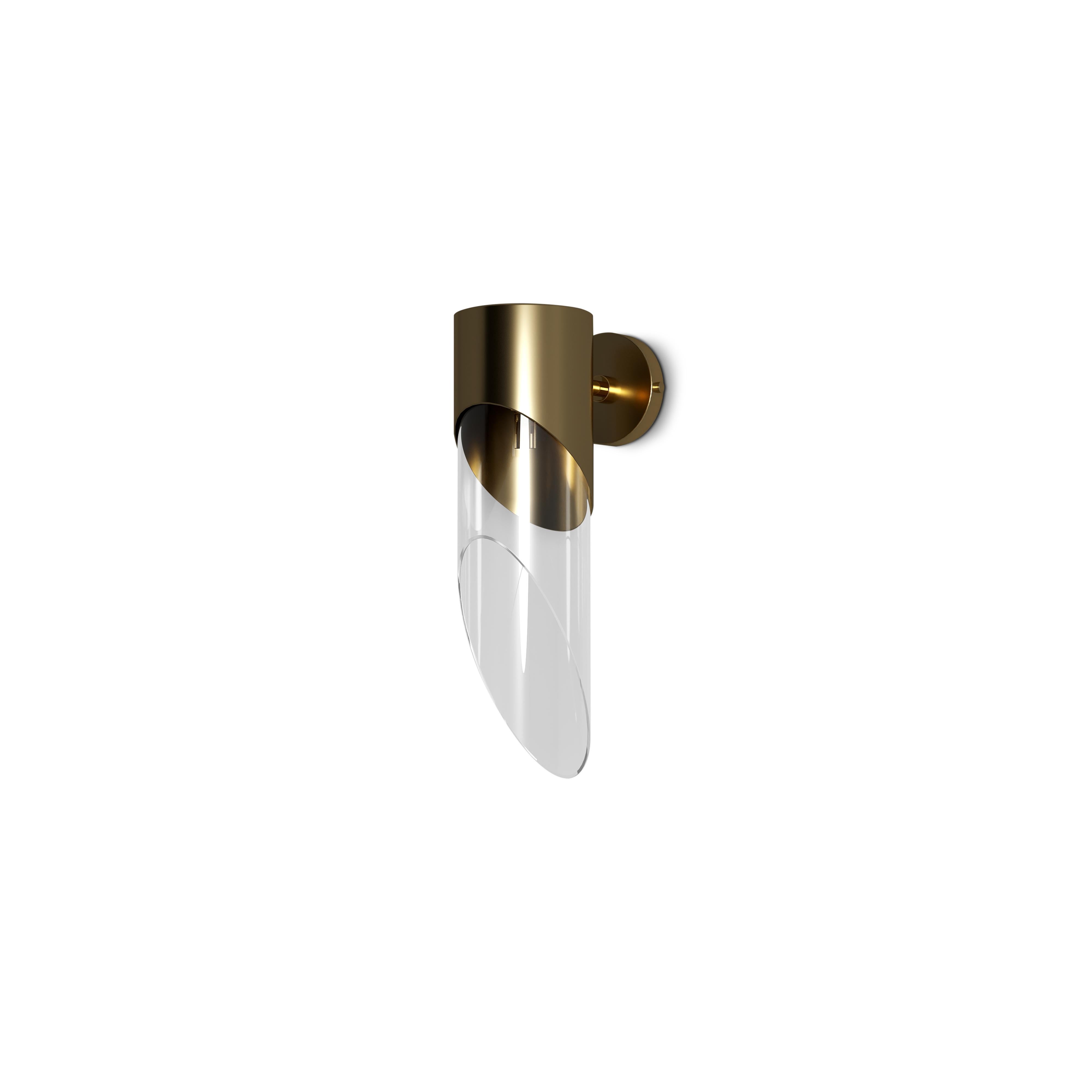 Inspired by the fact that bamboos does not survive to cold,
our team created an alternative version of our bamboo wall lamp. The cleaner new version of the bamboo wall lamp features an inverted clear glass tube which is supported by a brushed brass