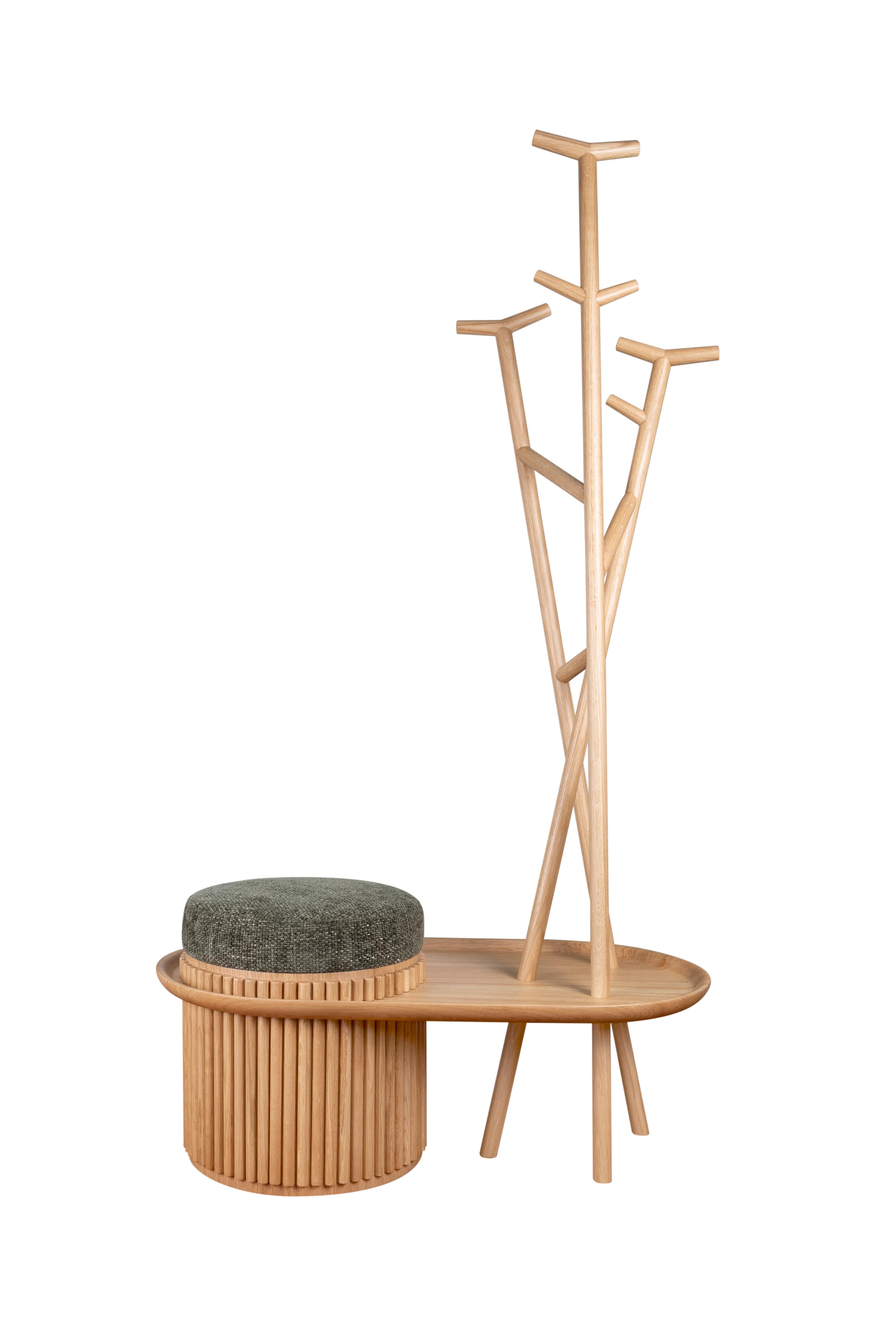 21st Century Barlow Coat Stand Leather Stool and Walnut Wood by Wood Tailors In New Condition For Sale In RIO TINTO, PT