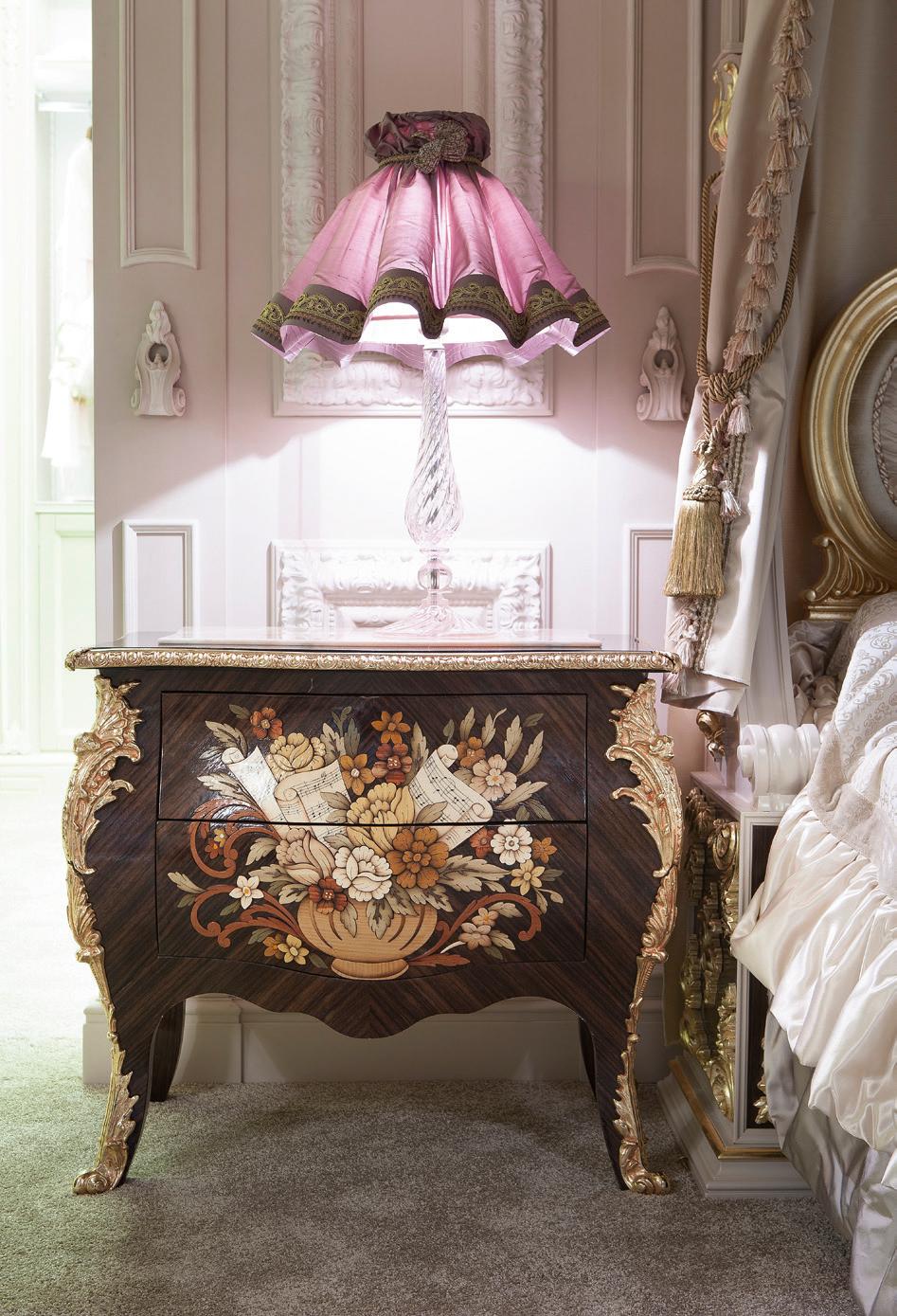 The ornamental quality of this hand painted baroque night stand is truly astonishing. The high-end wood veneer, the baroque carvings completely decorated with gold leaf and the curved lines are such a match with baroque bedrooms including beds,