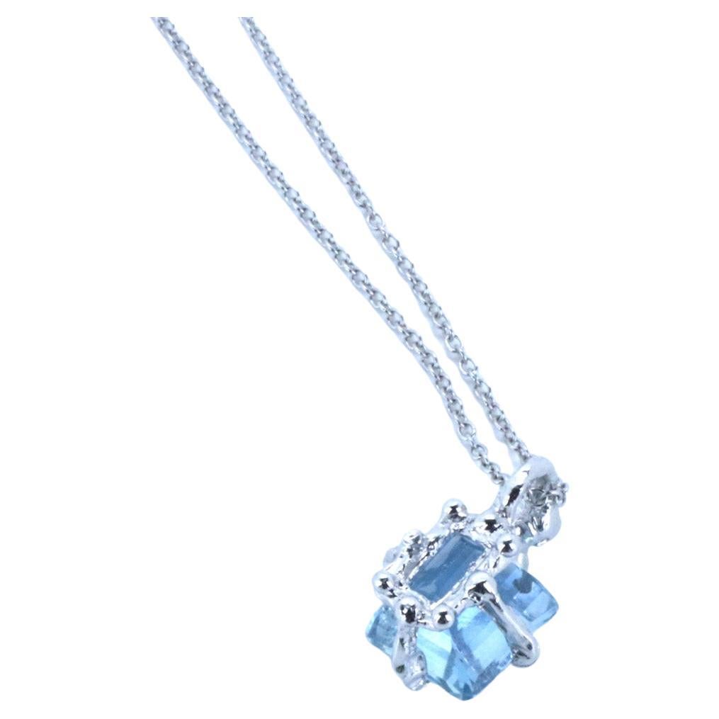 Women's or Men's One Off Top Quality Aquamarine Diamond 18K Gold Made in Italy Grounding Pendant For Sale