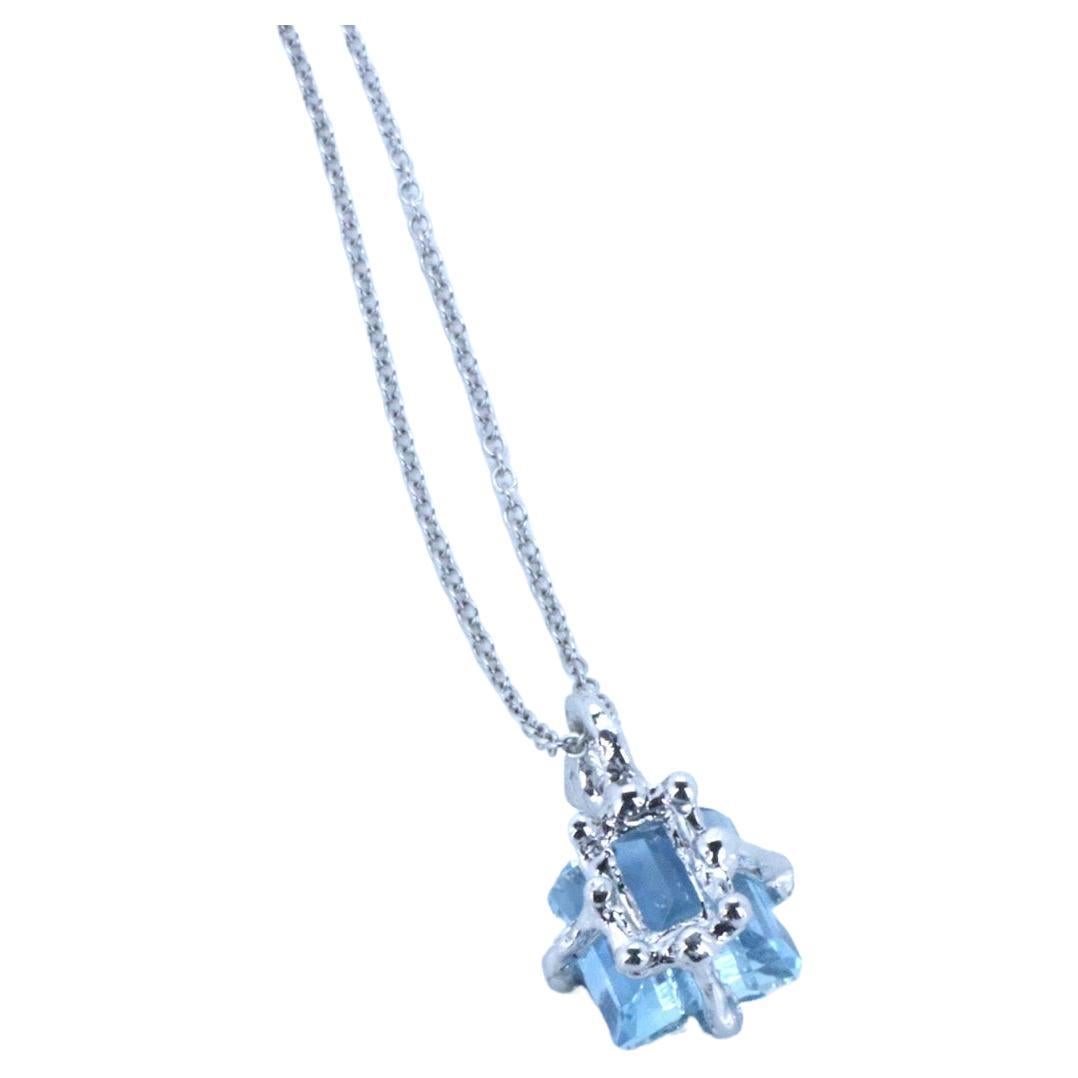 One Off Top Quality Aquamarine Diamond 18K Gold Made in Italy Grounding Pendant For Sale 1