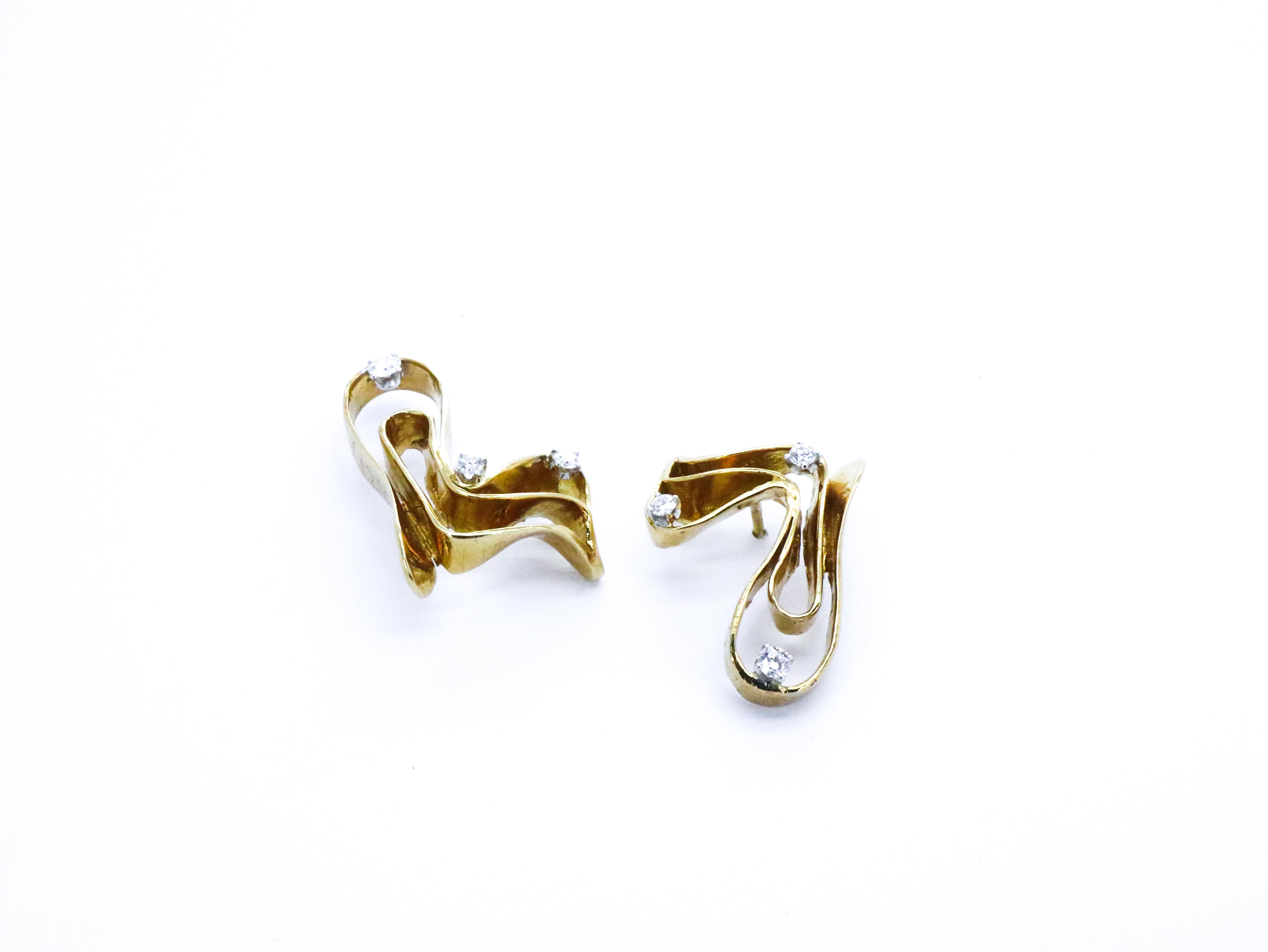 18K Yellow Gold 0.33 ct Diamond Made in Italy Grounding Asymmetric Bold Earrings In New Condition For Sale In Milan, IT