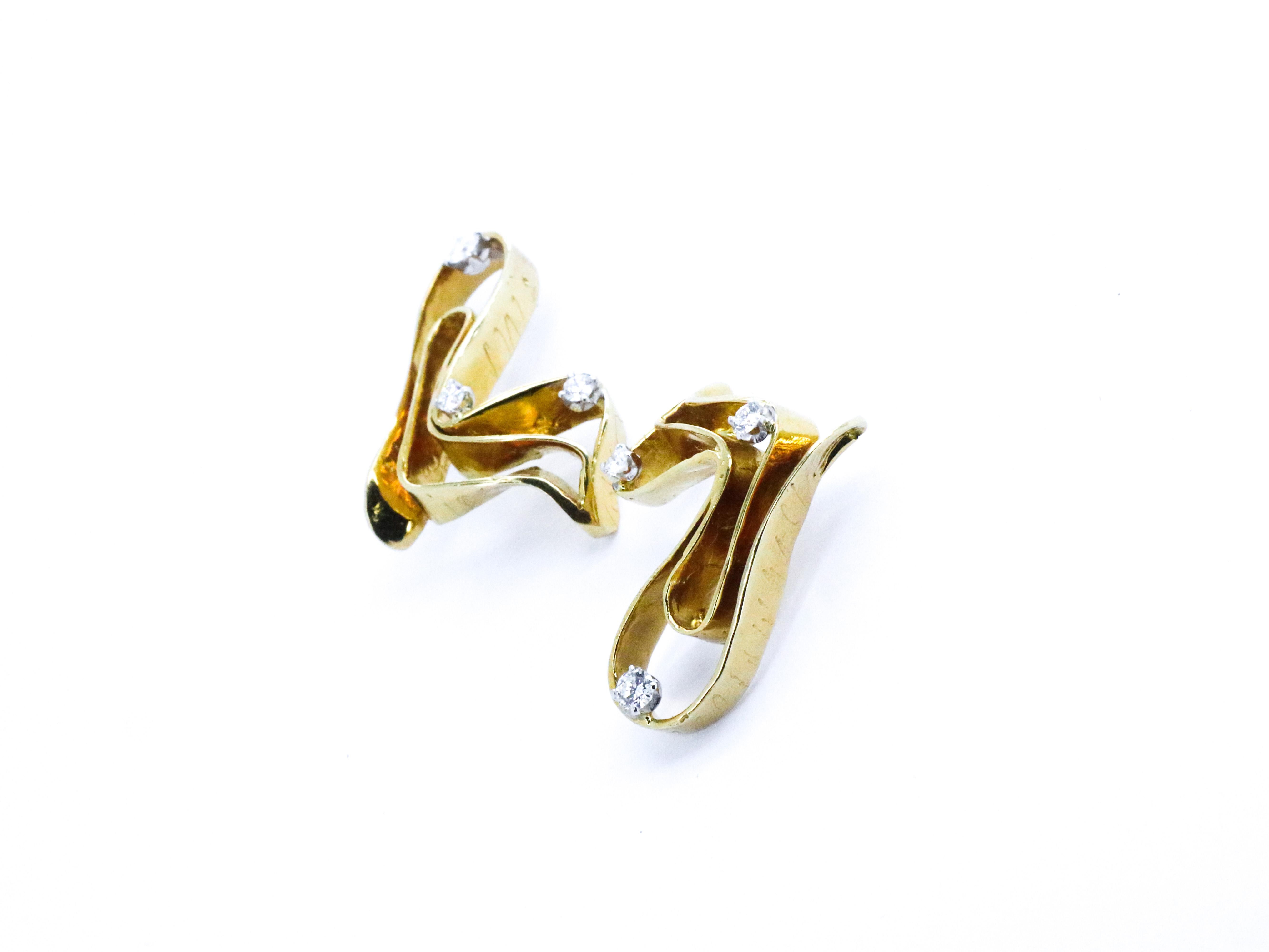 18K Yellow Gold 0.33 ct Diamond Made in Italy Grounding Asymmetric Bold Earrings For Sale 1