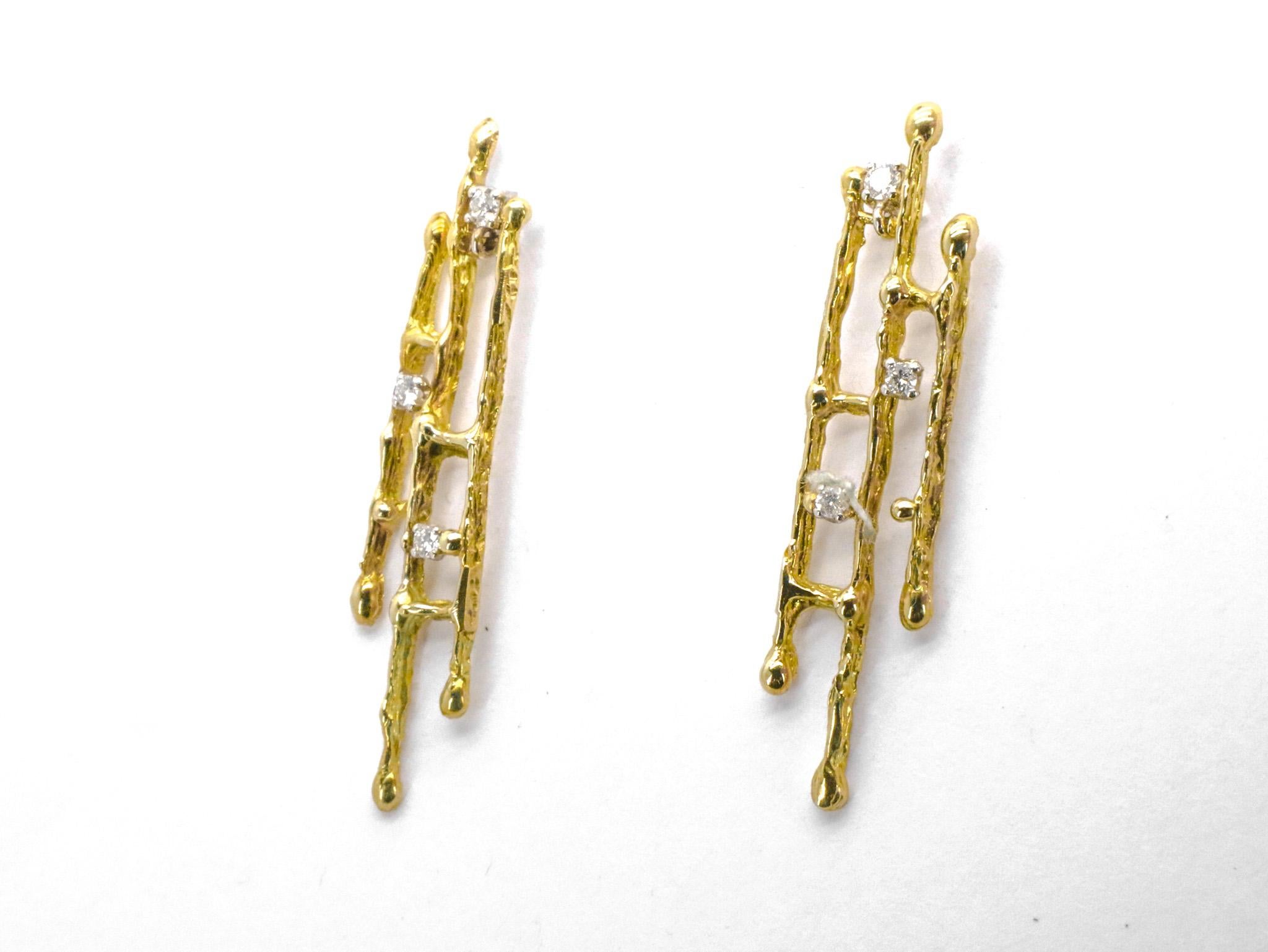 18k Yellow Gold Diamonds Made in Italy  Grounding Empowerment Dangle Earrings For Sale 3