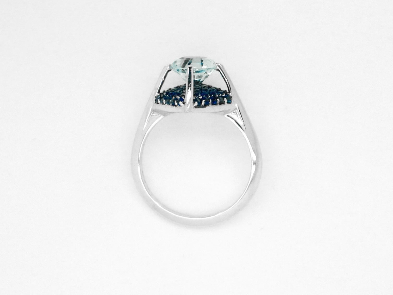 For Sale:  18K White Gold Vogue Awarded Made in Italy Aquamarine Blue Sapphires Cosmic Ring 17
