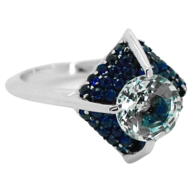 For Sale:  18K White Gold Vogue Awarded Made in Italy Aquamarine Blue Sapphires Cosmic Ring 3