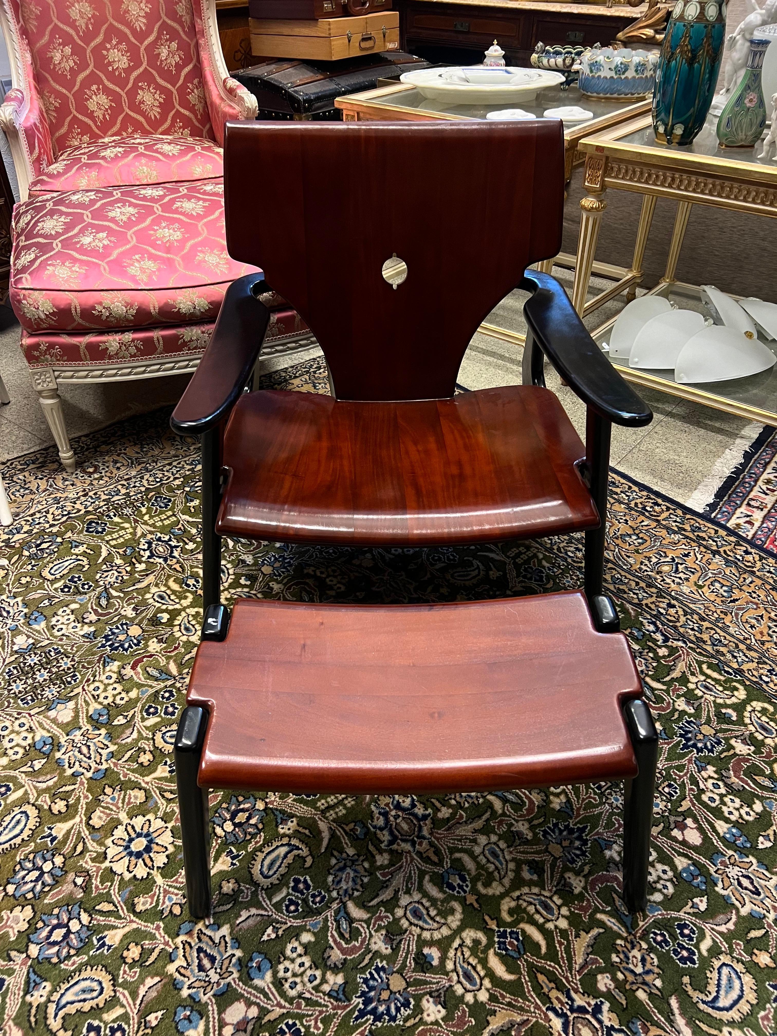 Ensemble de fauteuil et tabouret Zen en teck belge du 21e siècle par Olivier de Schrijver Bon état - En vente à Sofia, BG