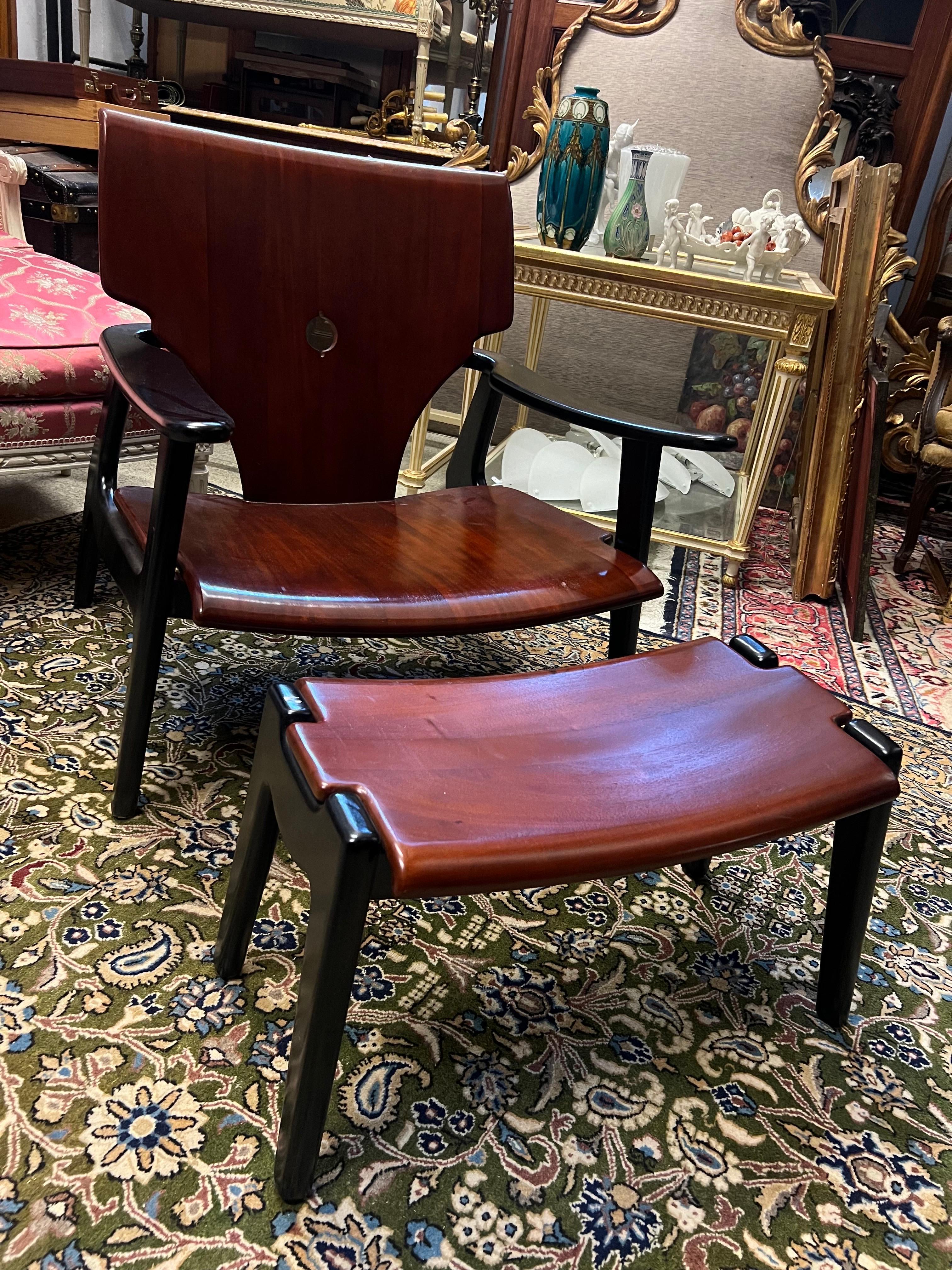 XXIe siècle et contemporain Ensemble de fauteuil et tabouret Zen en teck belge du 21e siècle par Olivier de Schrijver en vente