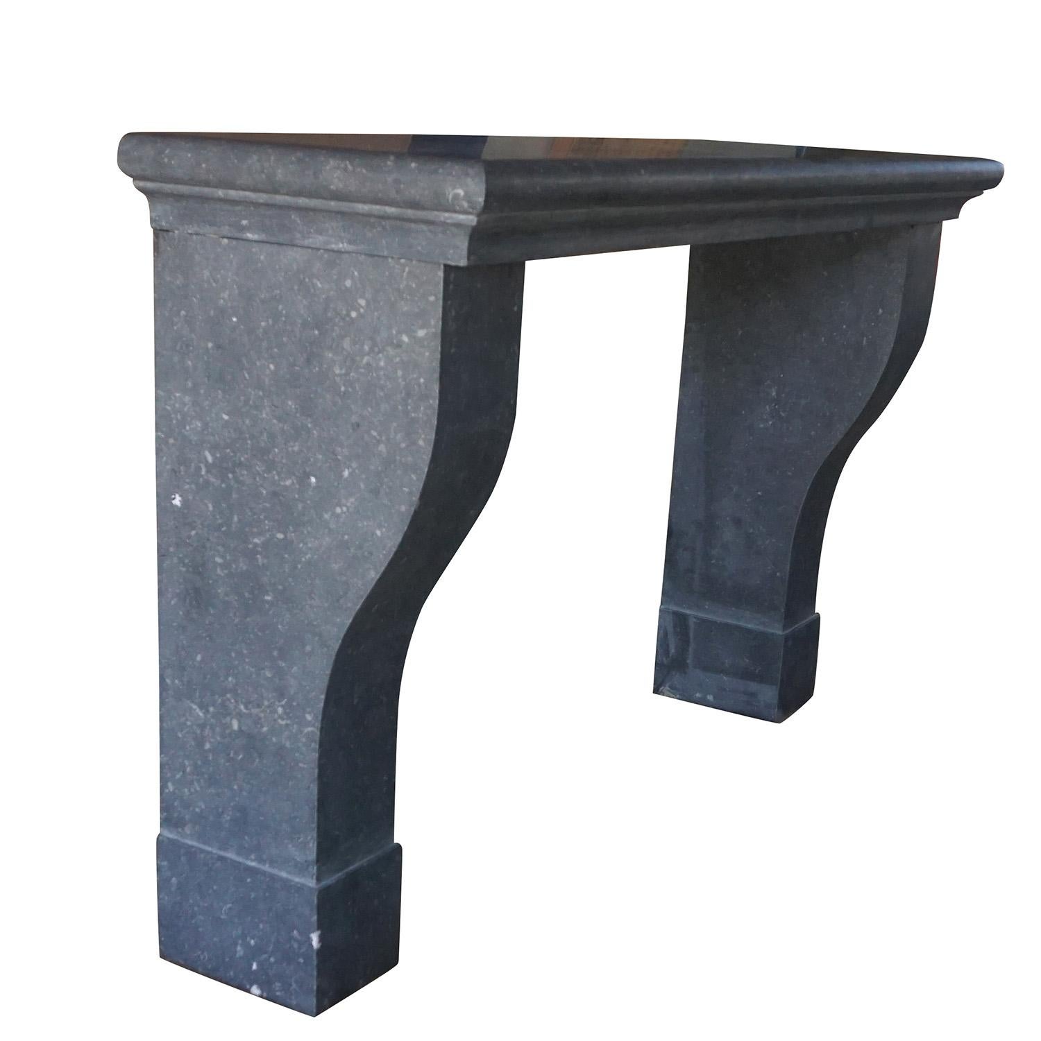 21. Jahrhundert Belgien Paar Blaustein Konsolentische Lüttich (Belgisch) im Angebot