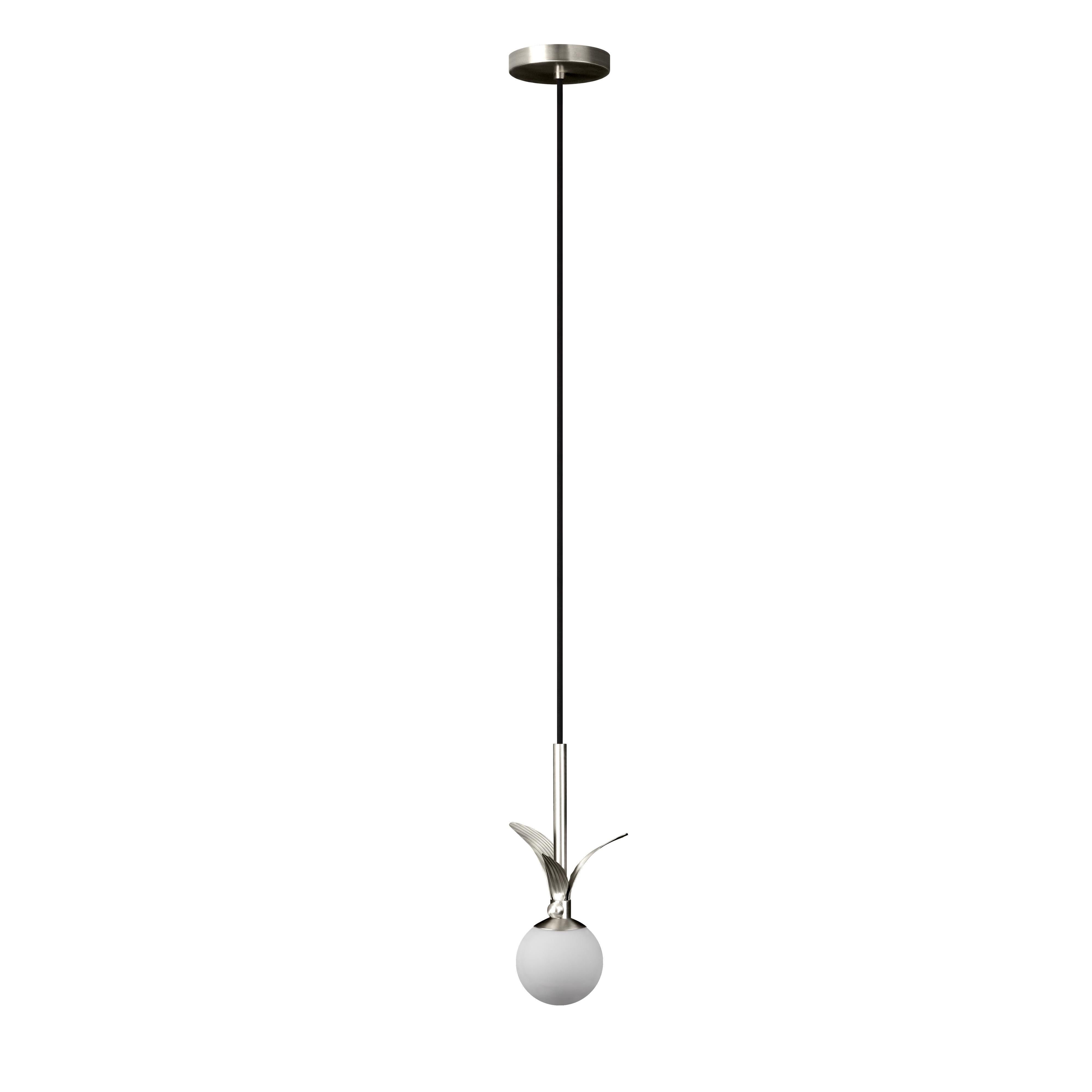 XXI secolo e contemporaneo Lampada a sospensione Century Berlin in vetro opalino opaco realizzata in Portogallo da Creativemary in vendita