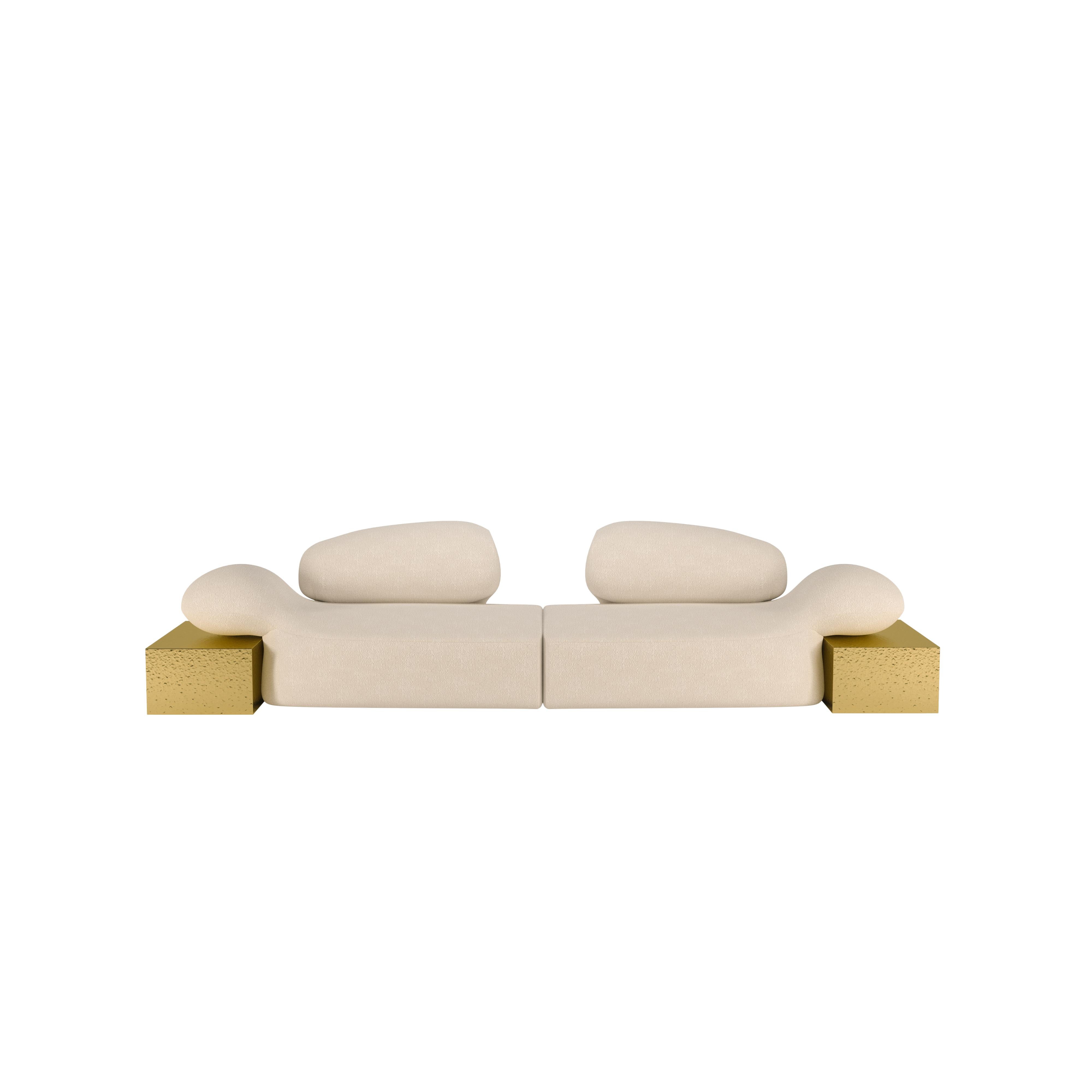 Against the minimalist design concept and characterized by a free use of color and shapes, the modernism movement sparks the impulse for Malabar designers to conceive this future classic sofa.

Within this artistic-flavored space, the Viv Id sofa