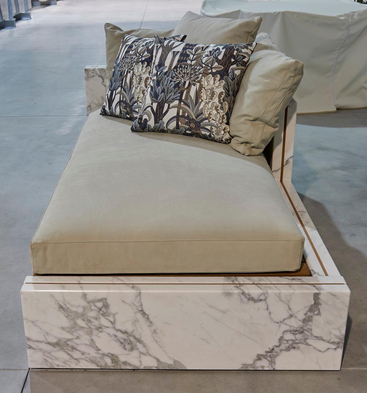 Polished 21st Century Bettogli White Statuario Marble Chaise Lounge Customized Cushions For Sale