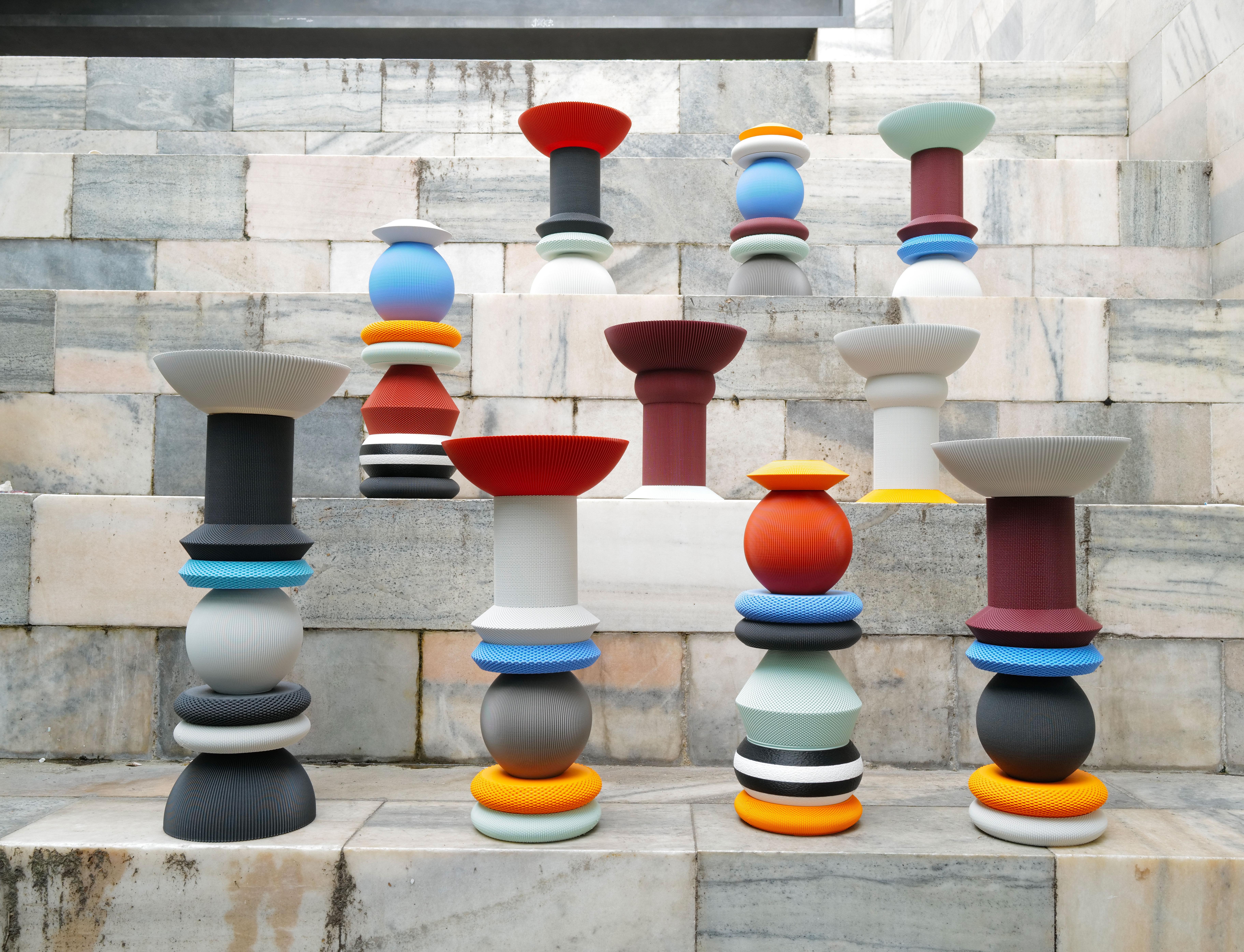 Un gioco di forme e colori in continua evoluzione: le Torri Spontanee di Fornice Objects nascono dall'incontro tra tecnologia e artigianato. È così che è nata l'idea delle 