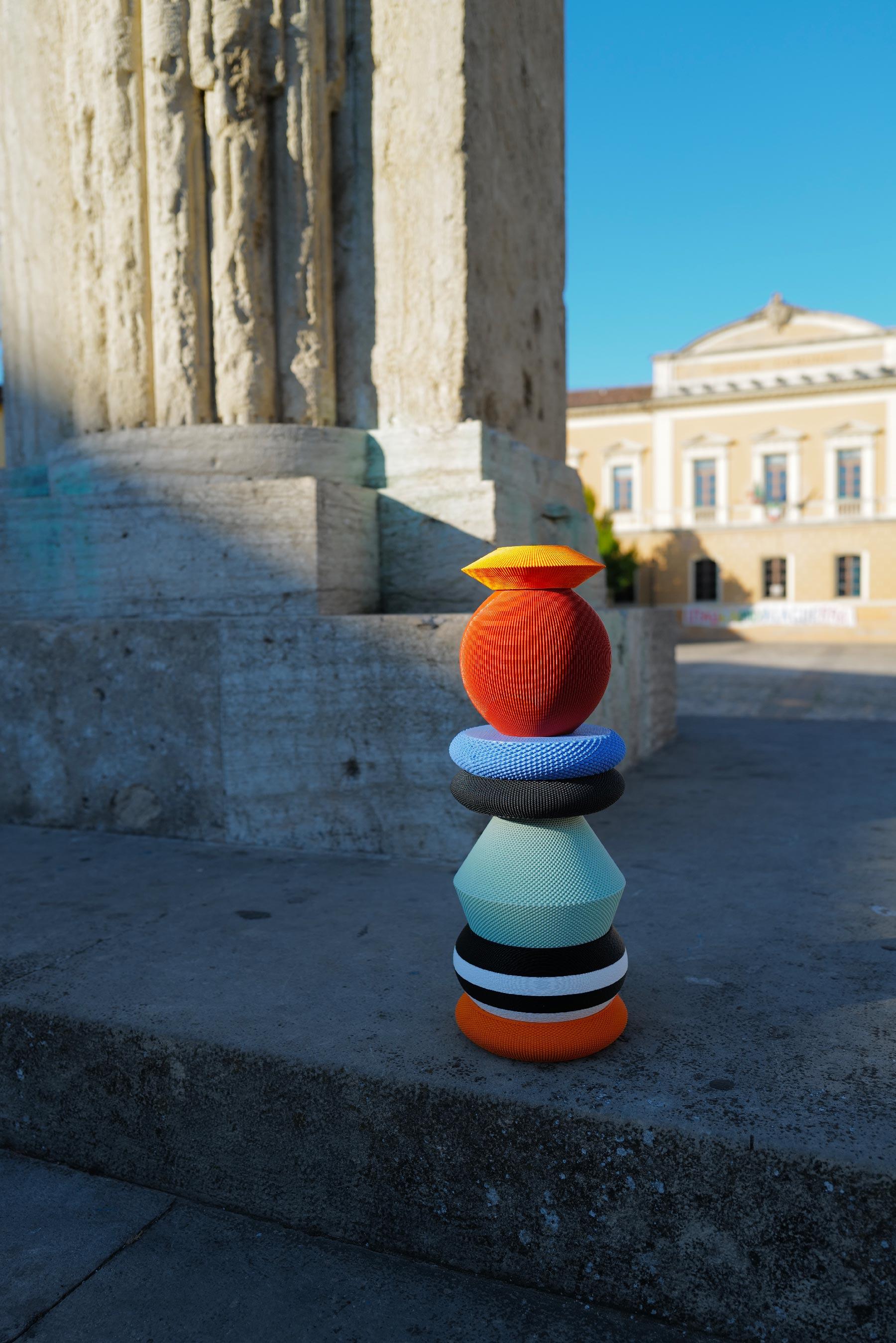 XXI secolo e contemporaneo Totem in bioplastica del 21° secolo Torri Spontanee Scultura realizzata in 3D, Italia in vendita