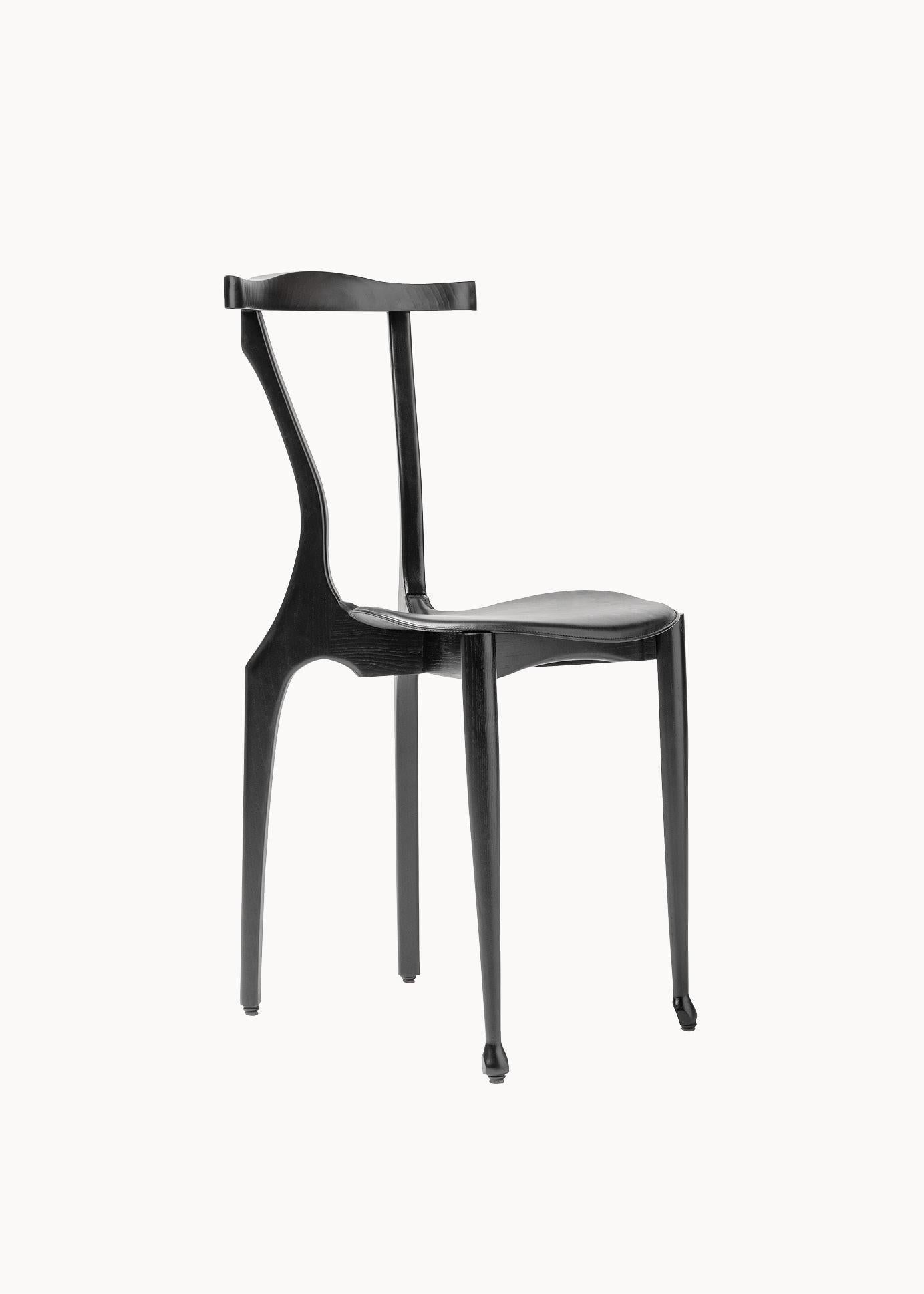 Chaise de salle à manger contemporaine Gaulinetta laquée noire par Oscar Tusquets, Gaulino  en vente 4