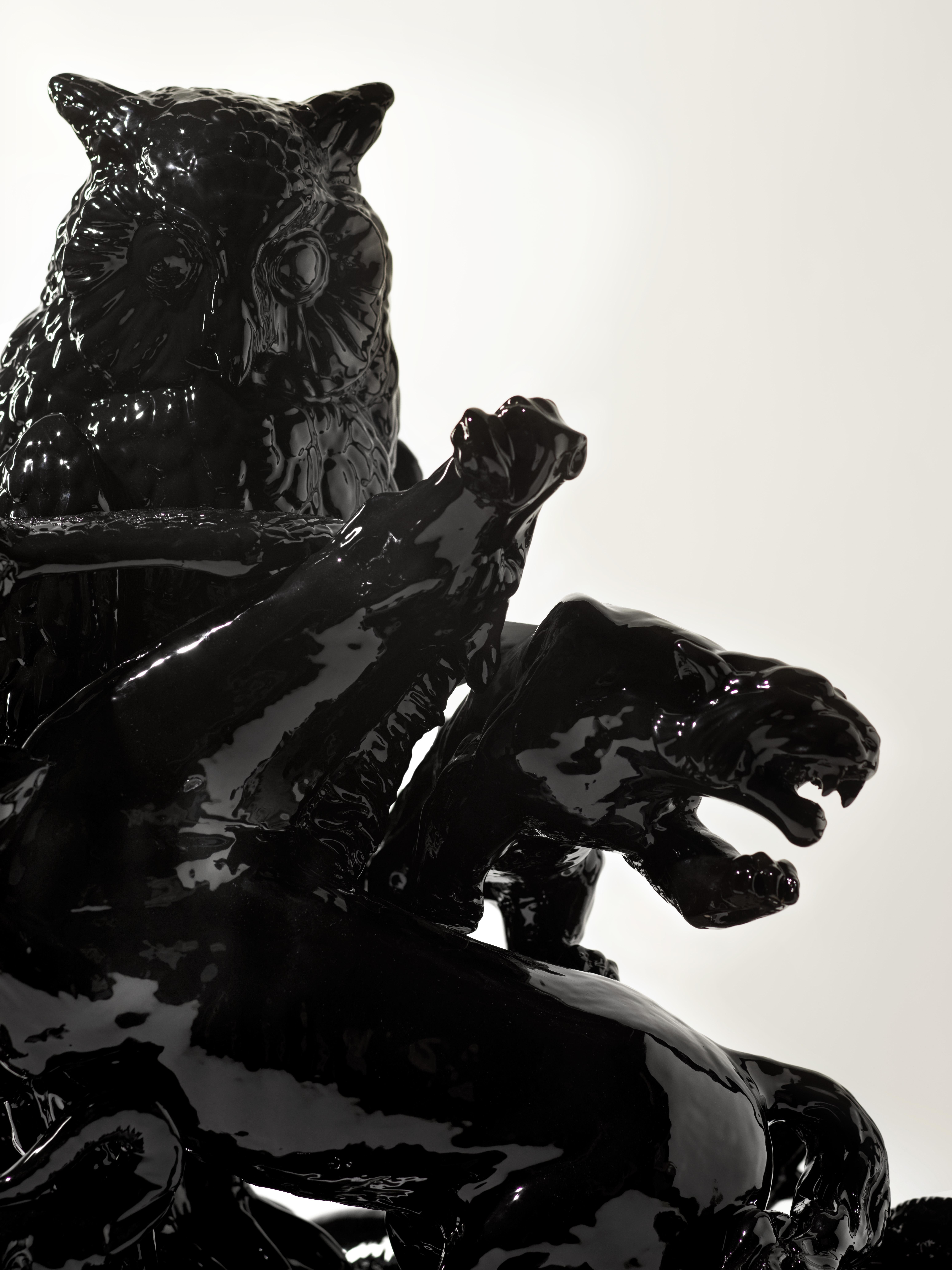 21. Jahrhundert Italien. Schwarze Eule-Skulptur von Ceramica Gatti, Designer A. Anastasio (Emailliert) im Angebot