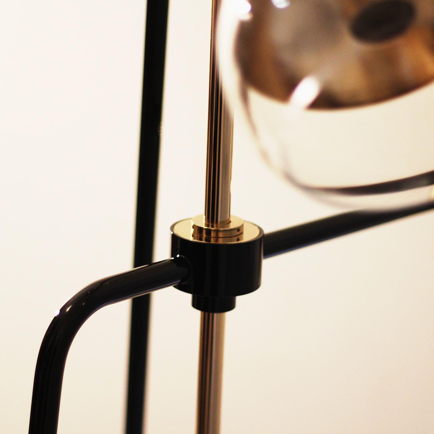 XXIe siècle et contemporain 21st Century Black Widow Lamp Floor Lamp Brass Glass en vente