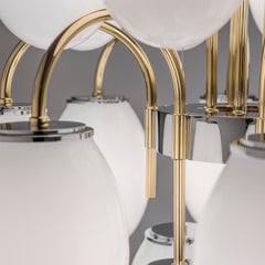Lampadario Bloom del XXI secolo in vetro soffiato bianco e oro di Patrizia Garganti