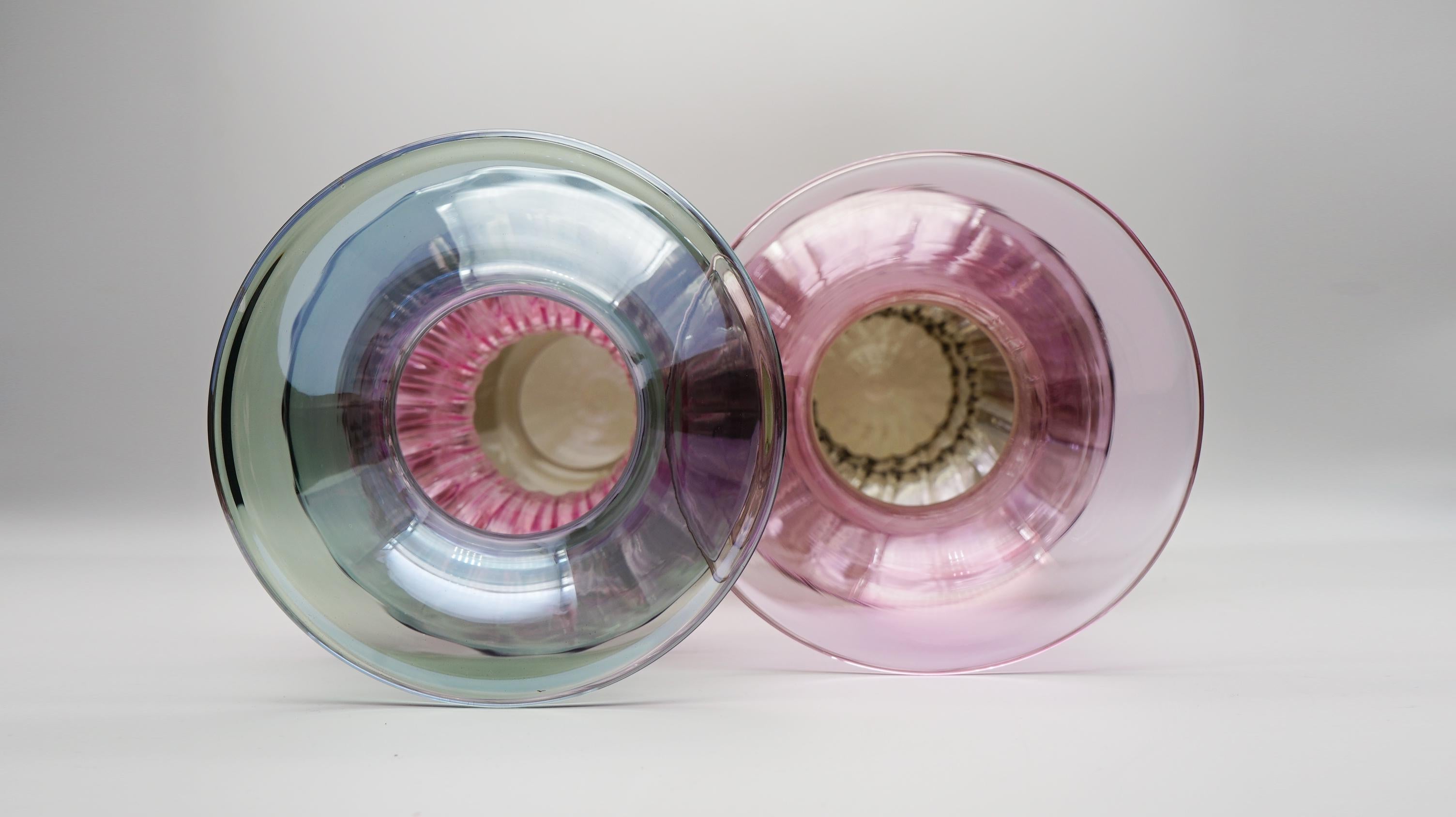 XXI secolo e contemporaneo Vaso di vetro artigianale MADAME, Kanz Architetti. colore rosa e bronzo in vendita