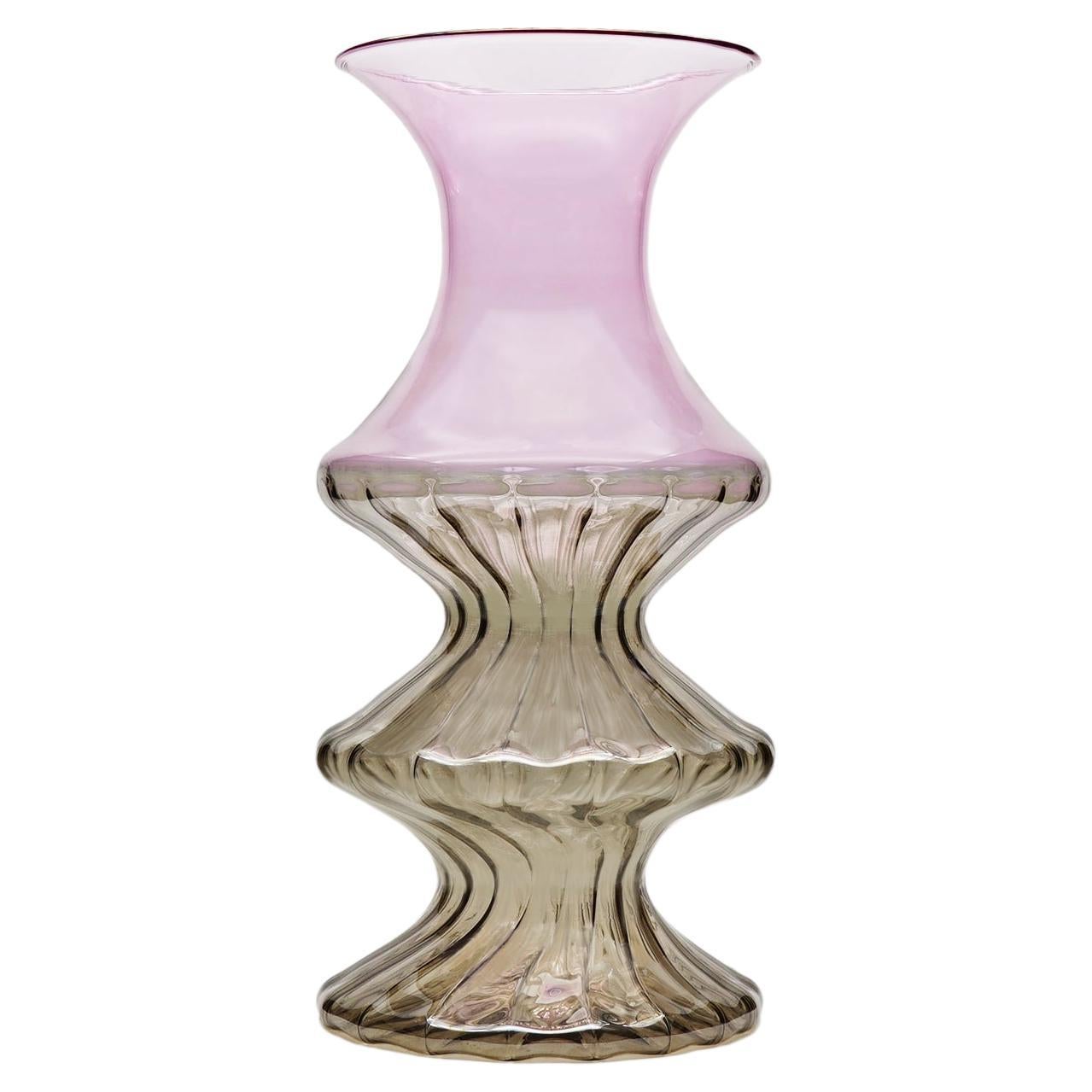 Vase en verre borosilcate du 21e siècle MADAME, fabriqué à la main, Kanz Architetti