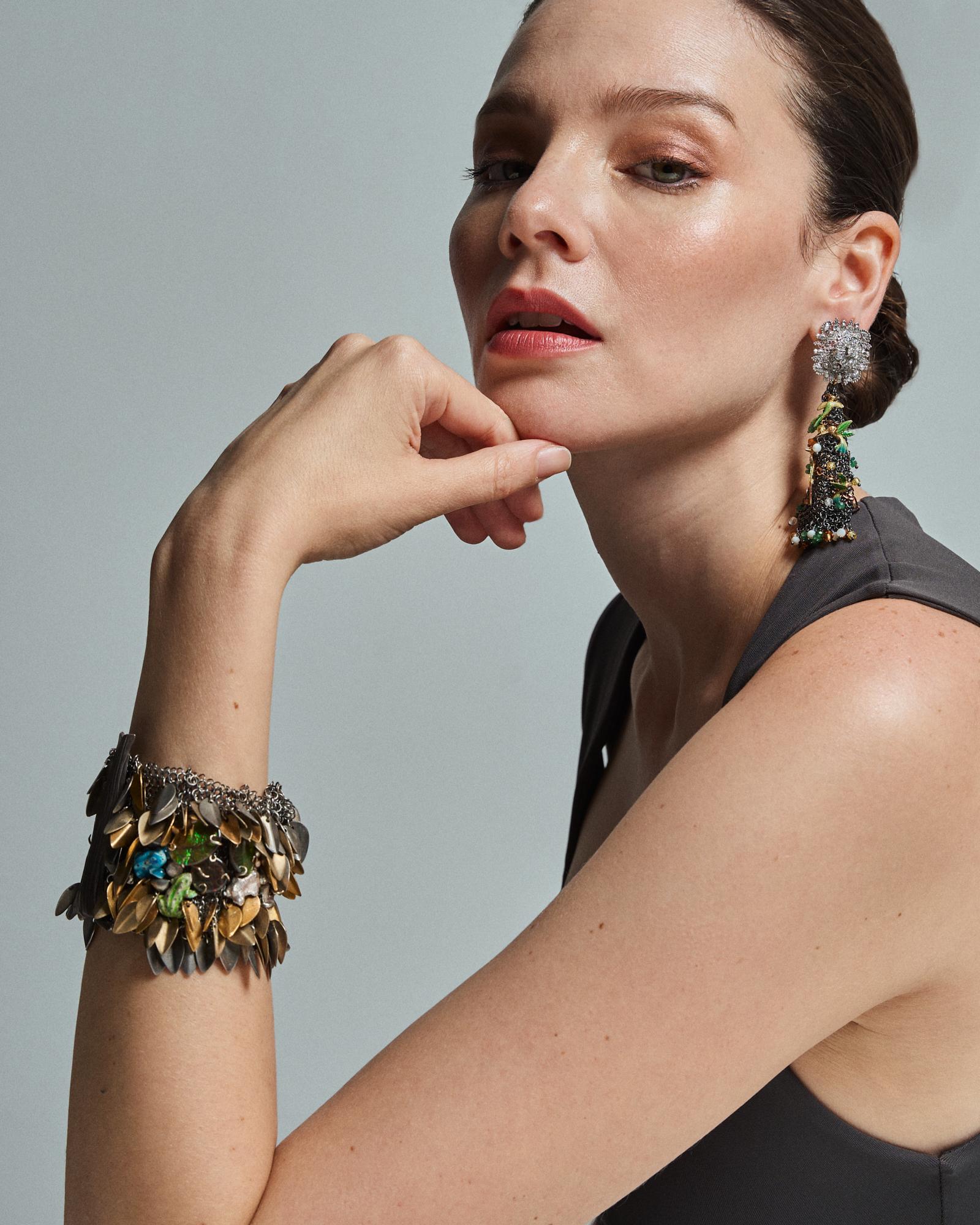 21st Century Bracelet Silver Mesh 18k Yellow Gold Ammolite Diamonds Frogs Leaves For Sale 10