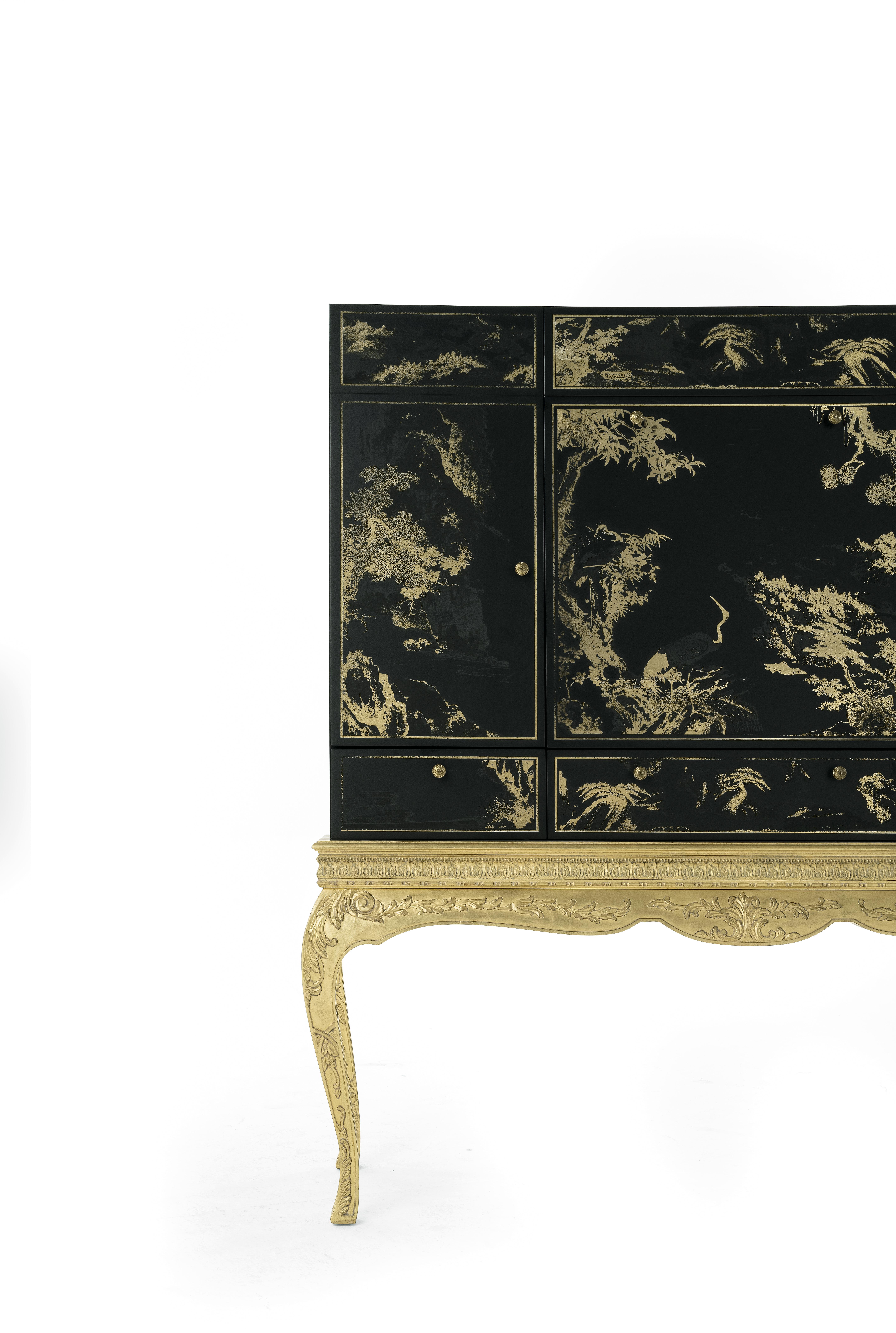 21st Century Brocart Bar Cabinet with Gold Leaf Laser Engraved Lace Decoration In New Condition For Sale In Cantù, Lombardia