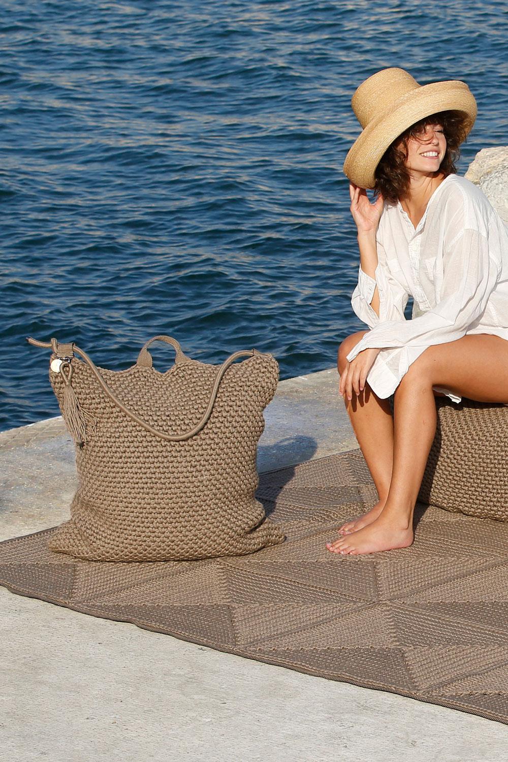 21st Century Brown Black Outdoor Indoor Rug, Bag Cushion, and Double Cushion Set For Sale 4